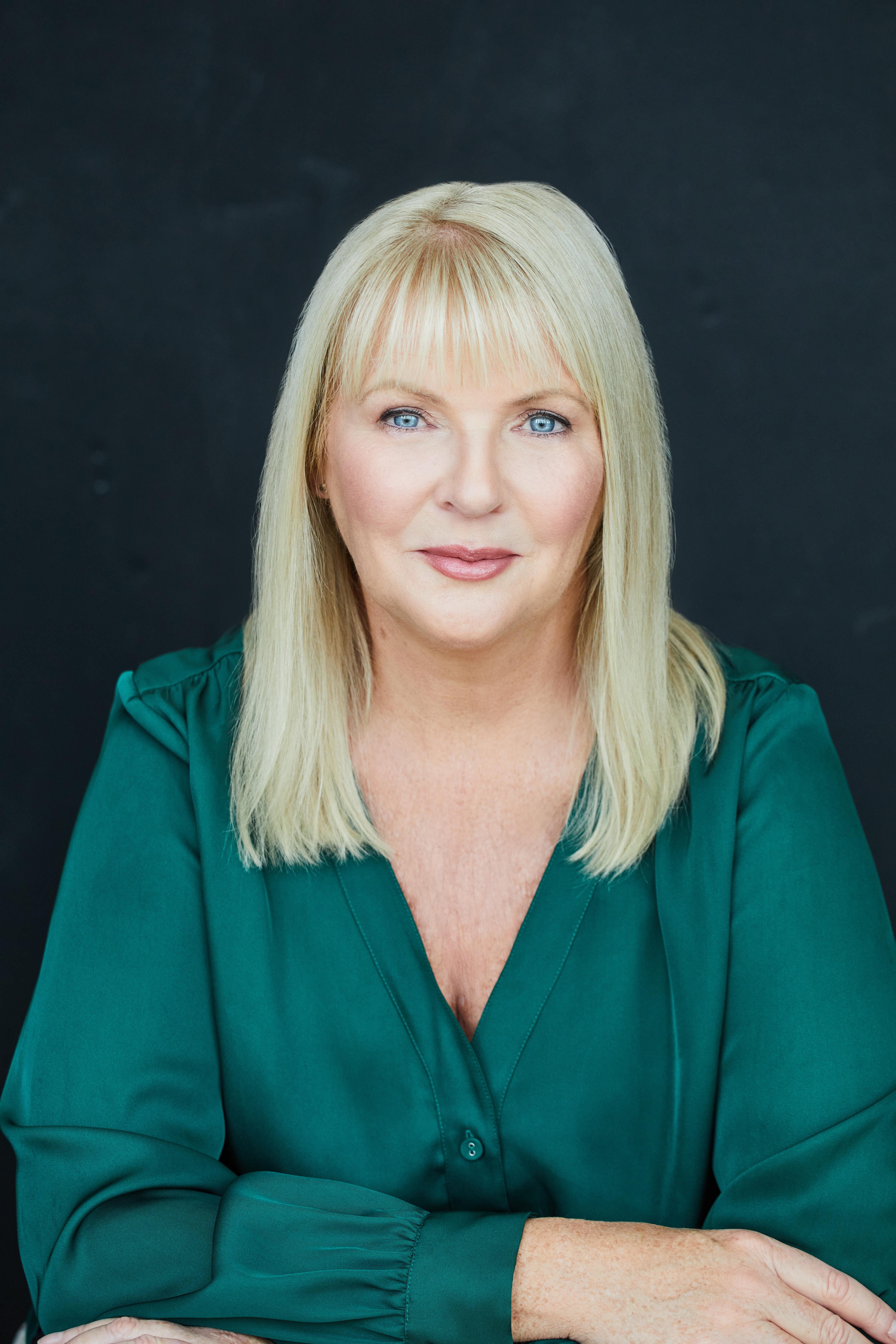 actor Aileen Beale large photo