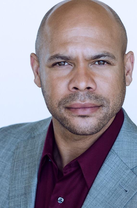 actor Chris Butler large photo