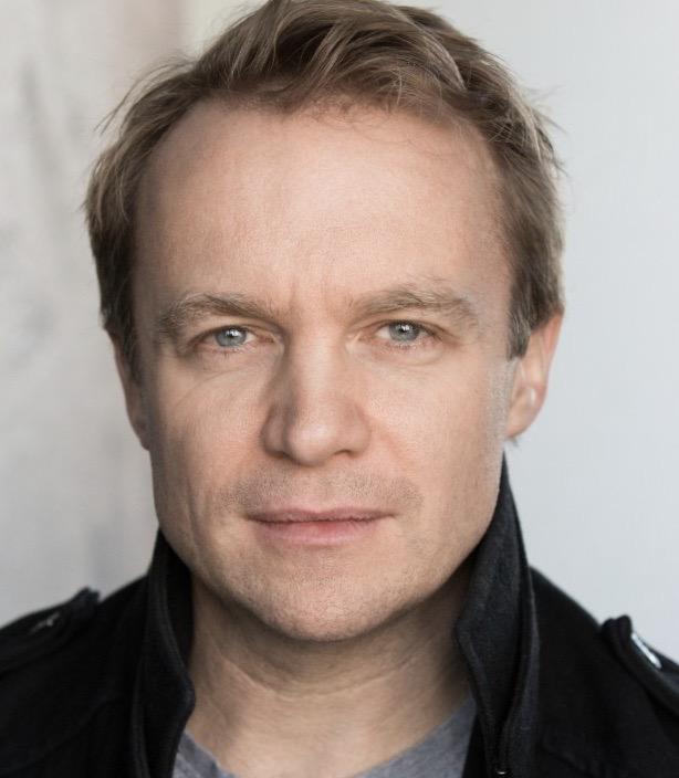 actor Gyuri Sarossy large photo