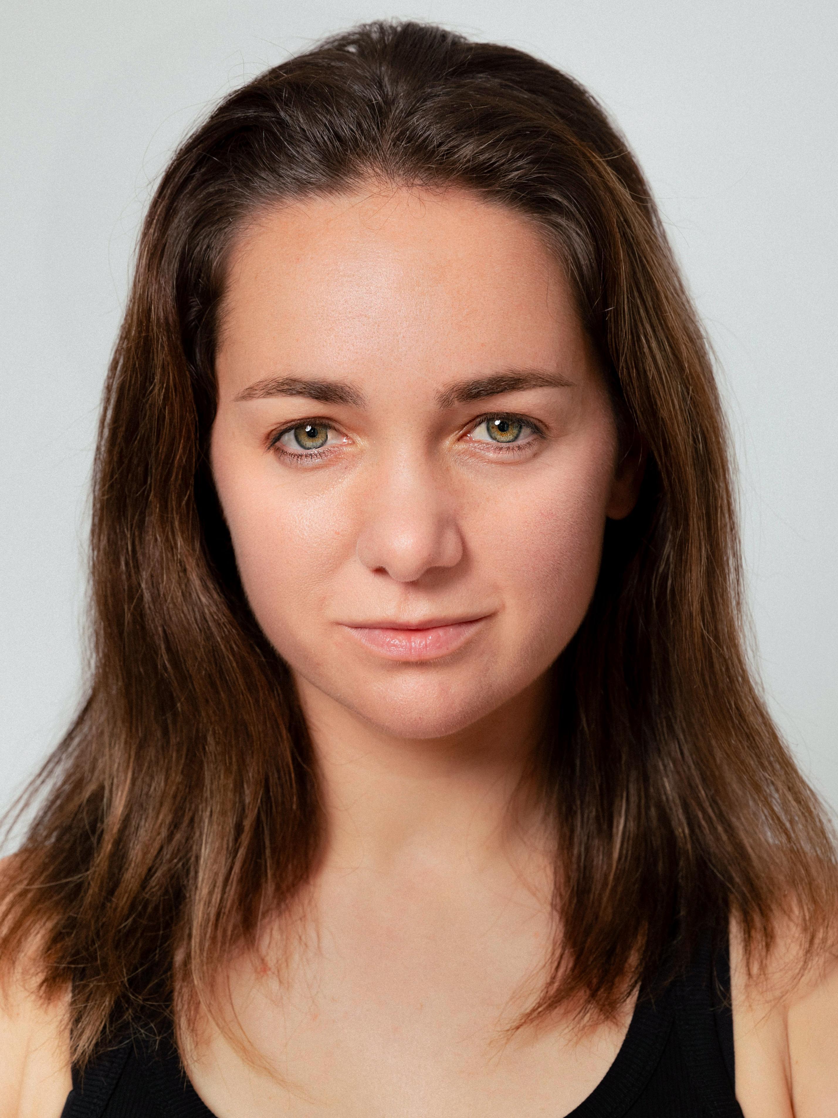 actor Kate Angus large photo