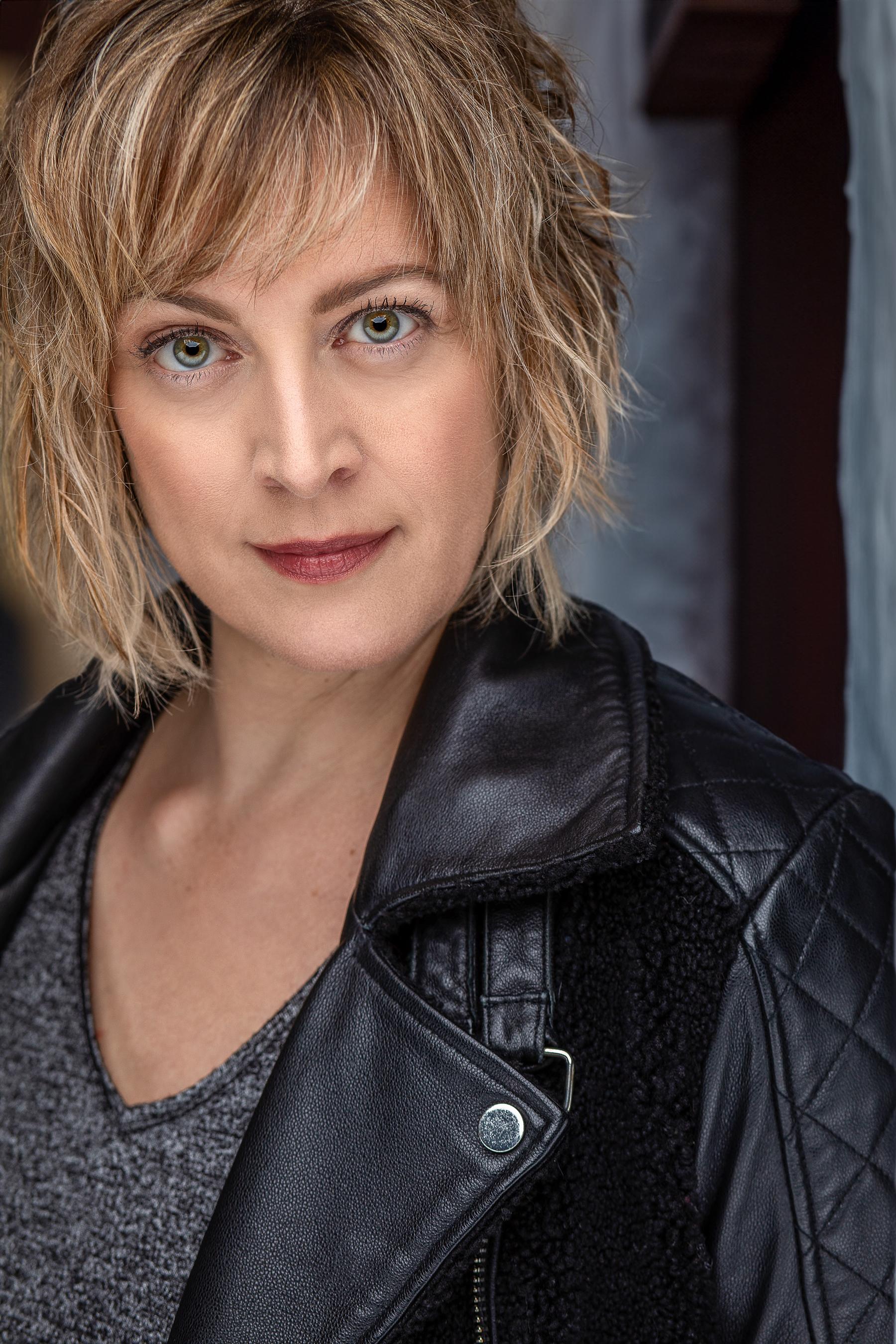 actor Jessica Hansen large photo