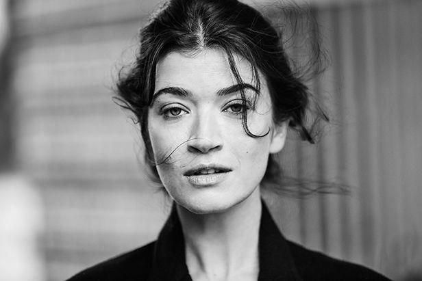 actor Anna Bederke large photo