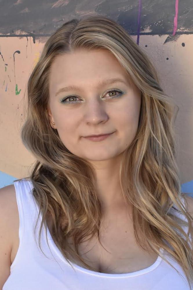 actor Natalie Moore large photo