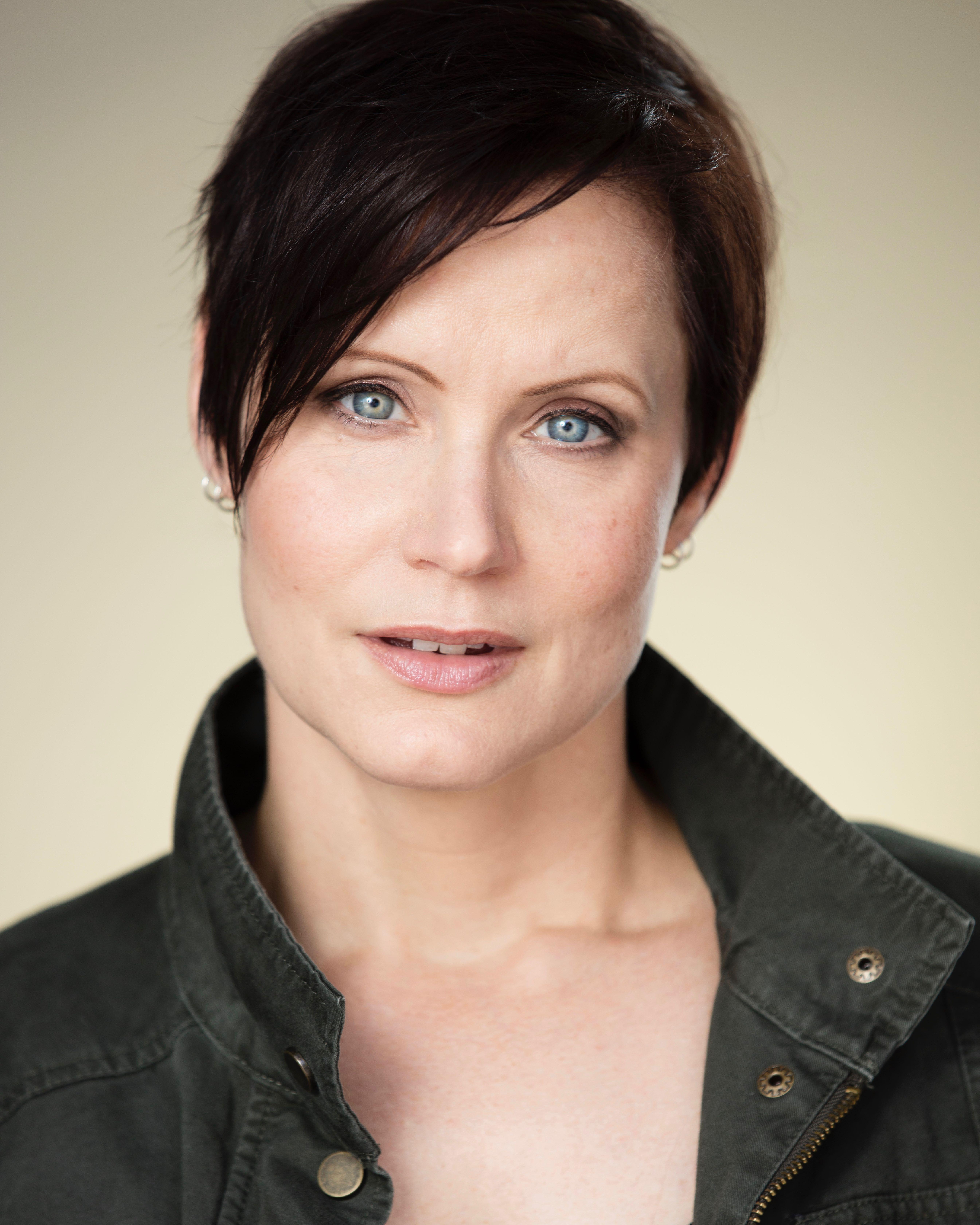 actor Faith Dillon large photo