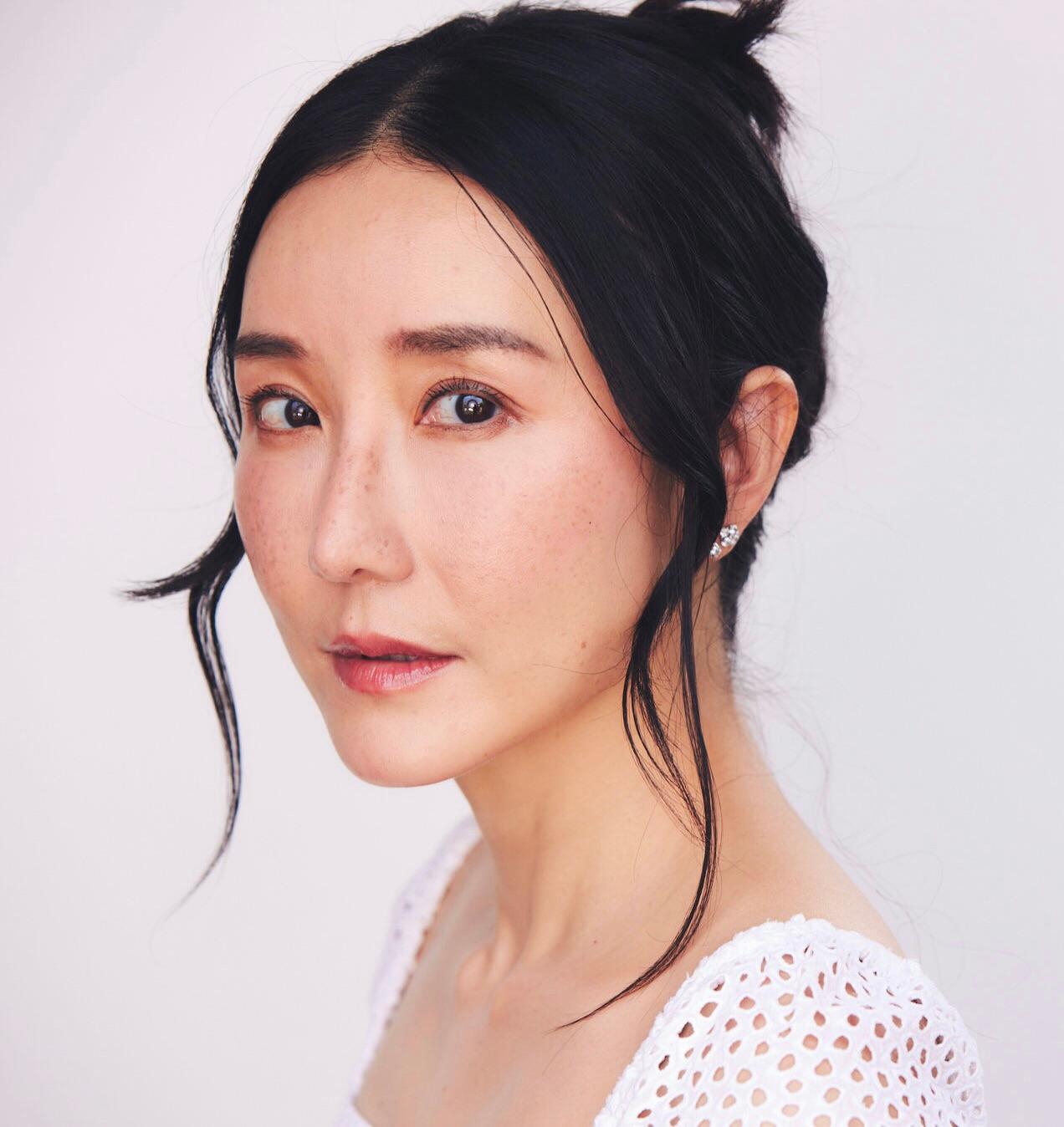 actor Kim Ellis large photo