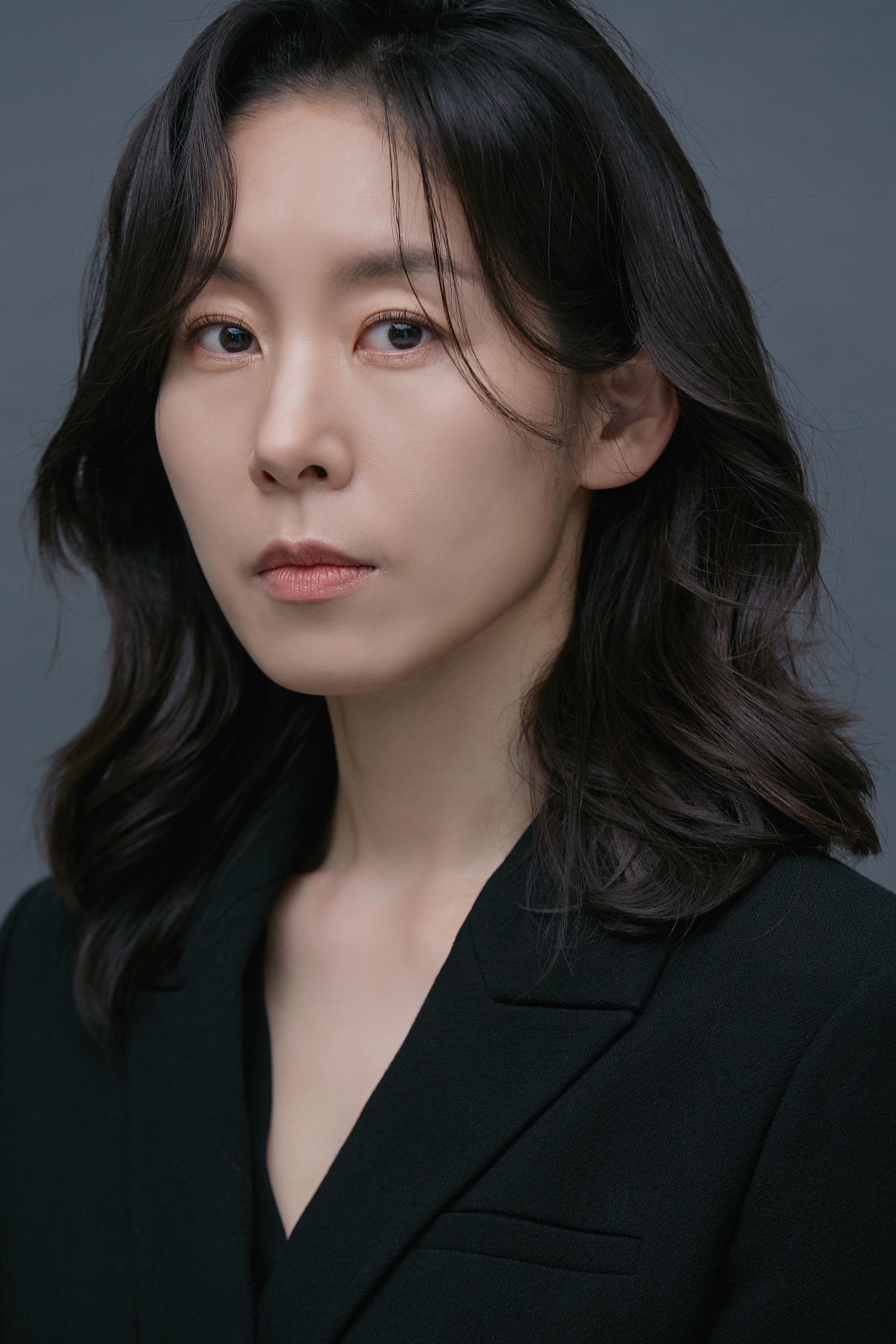 actor Sook Hyung Yang large photo