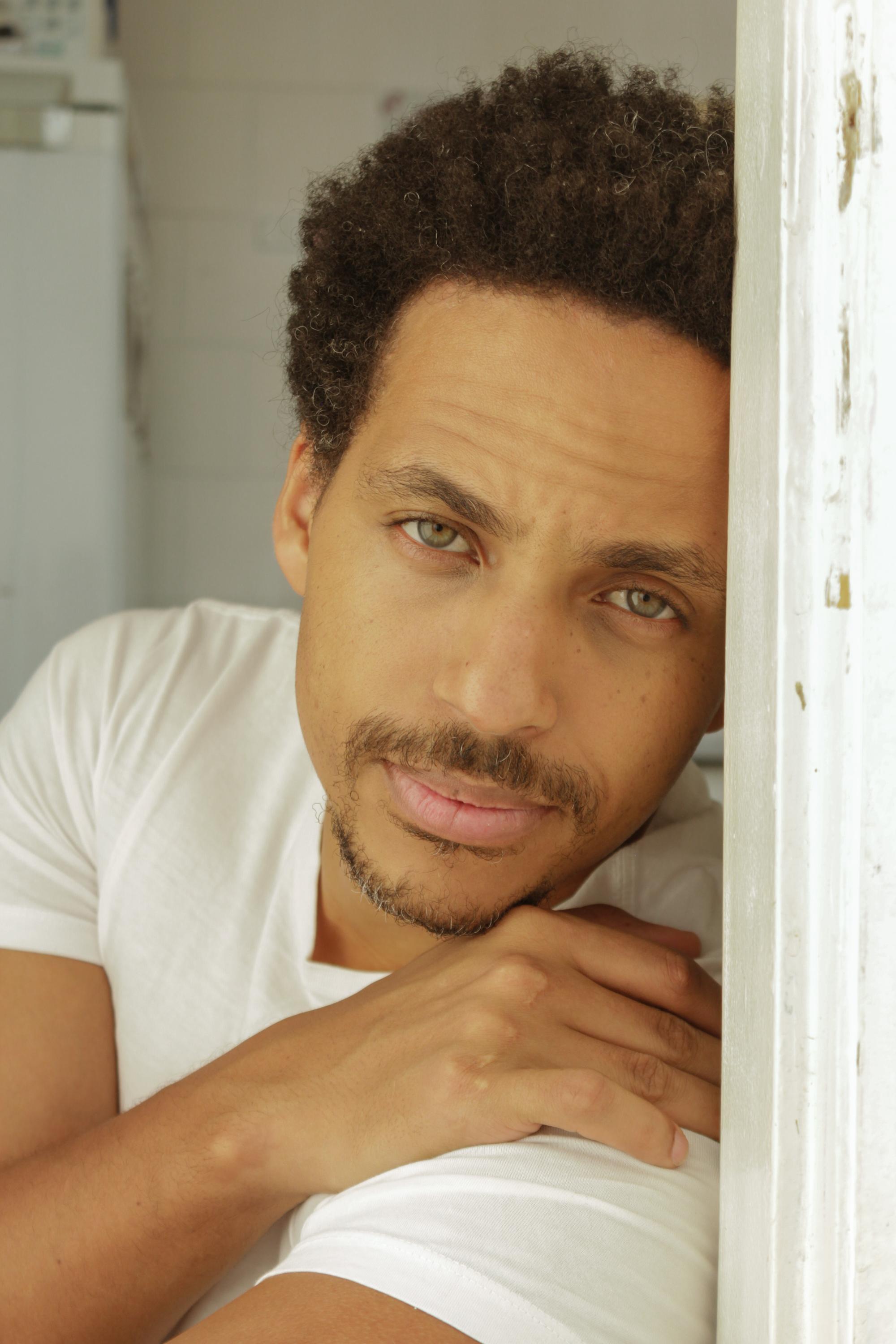 actor Pedro Caetano large photo