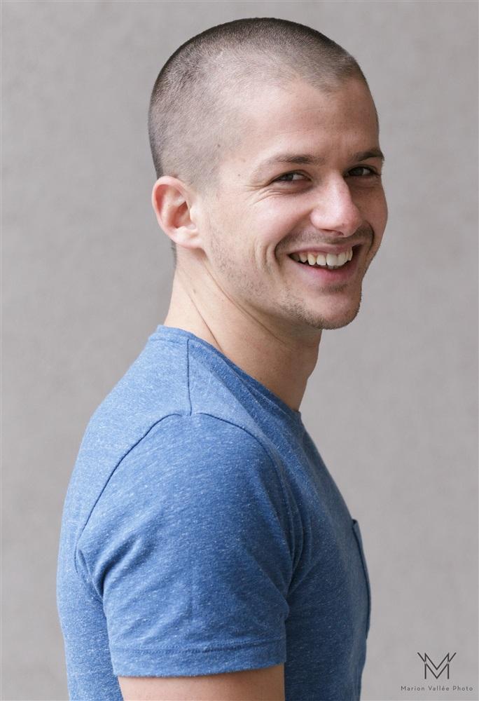 actor Robin Barde large photo