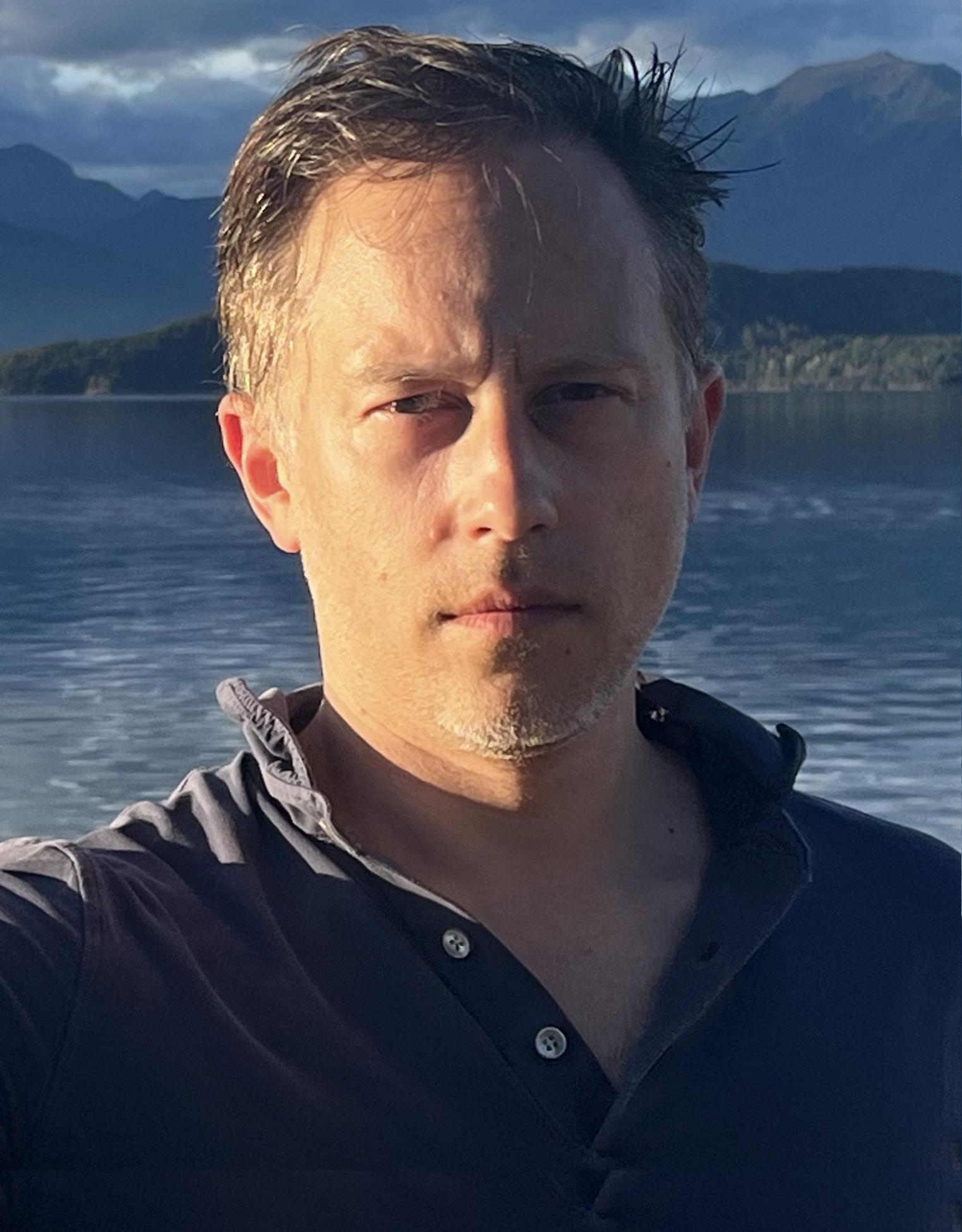 actor Jon Goracy large photo