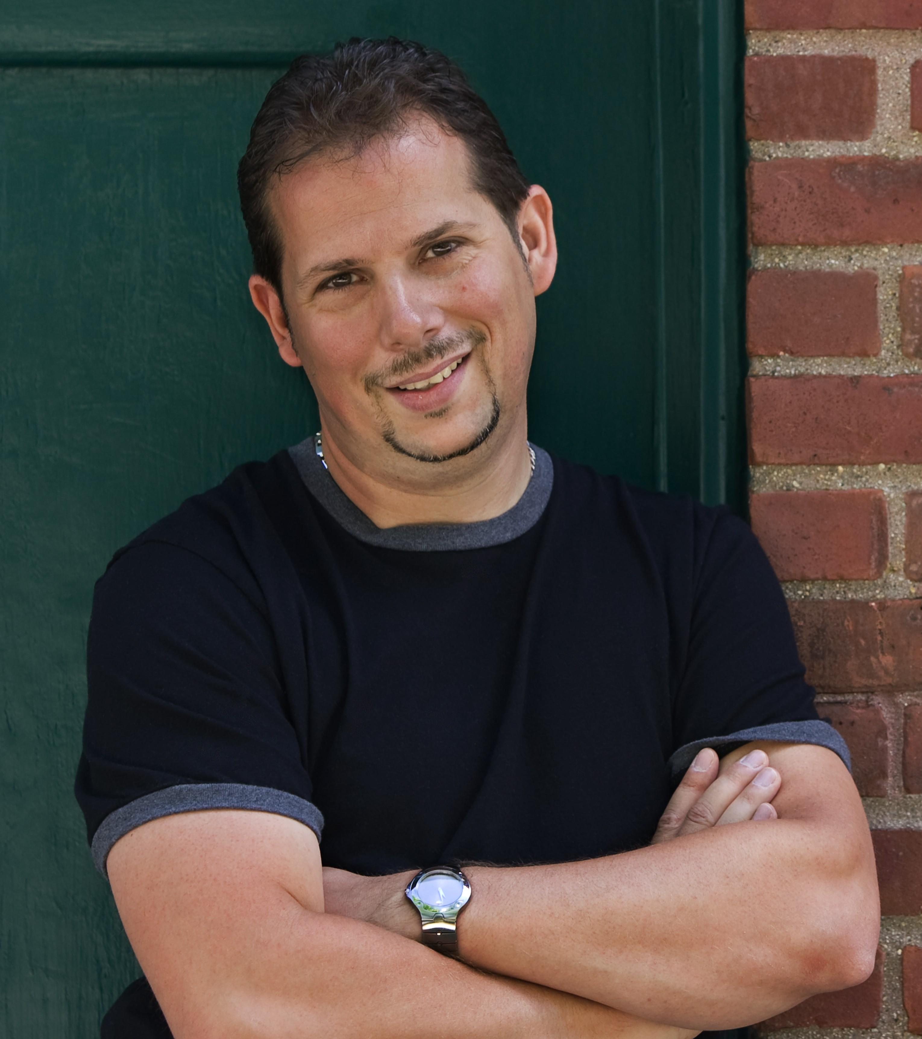 actor Steve Perry large photo