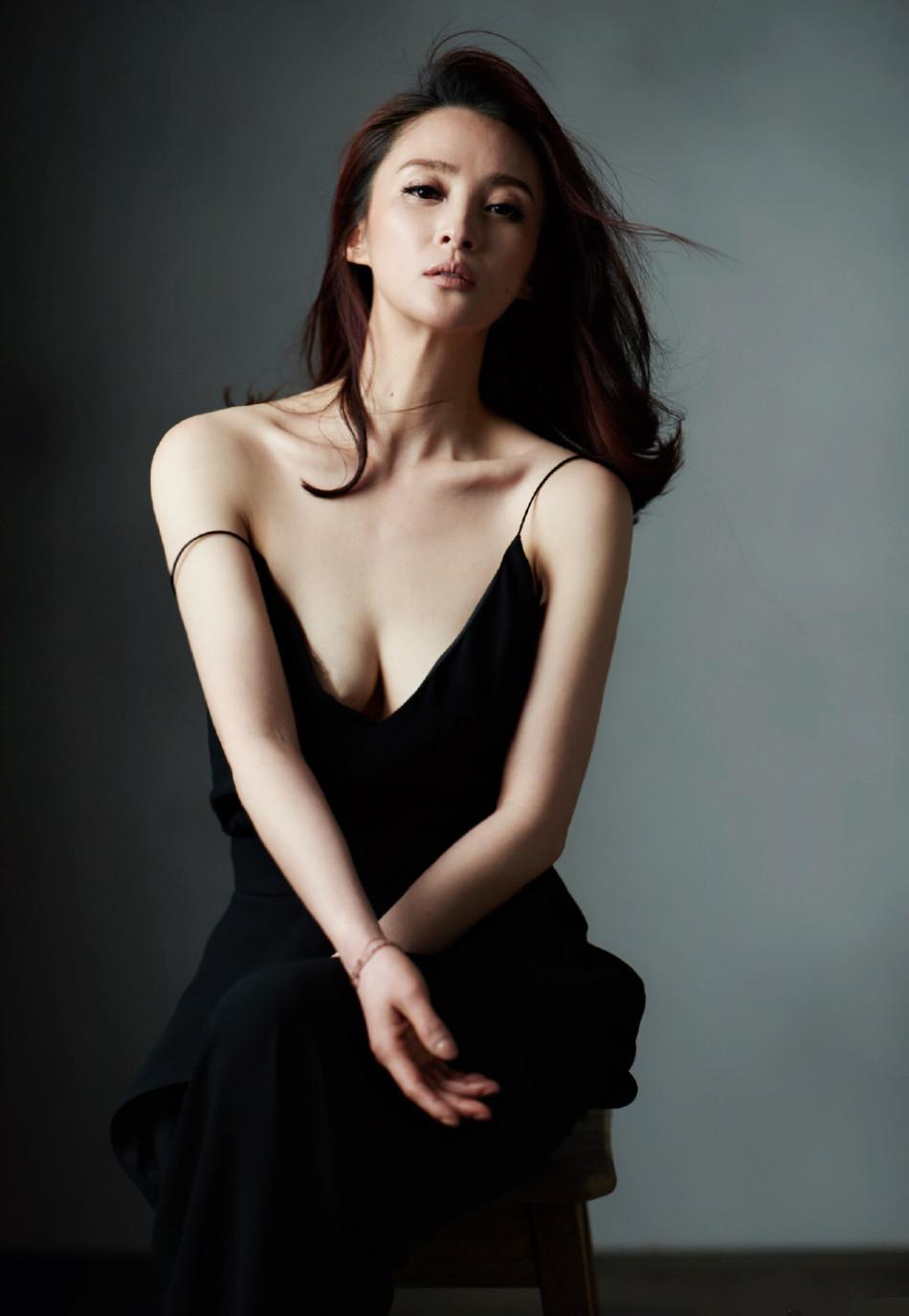 actor Qinqin Jiang large photo