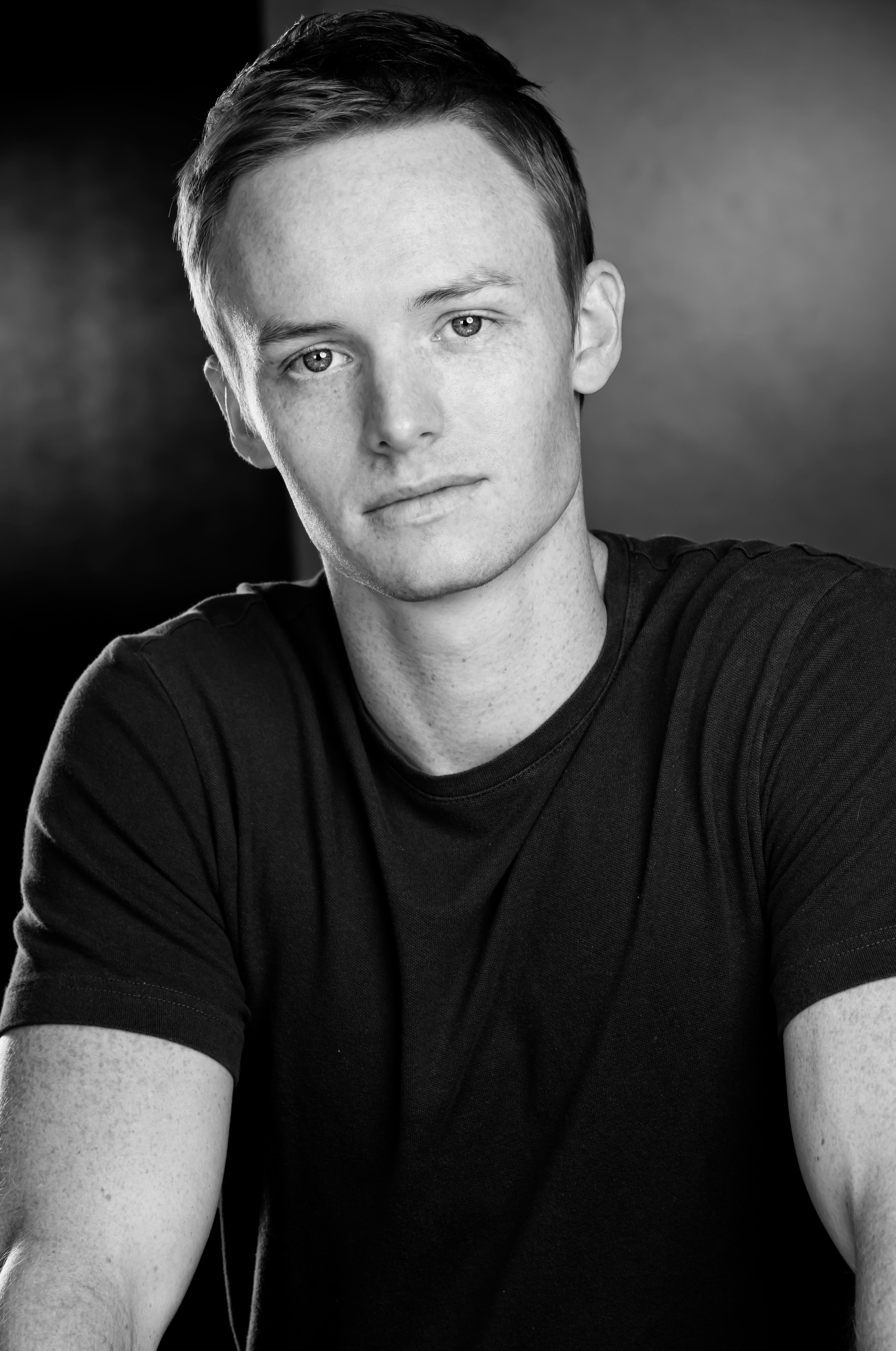 actor Alex Campbell large photo