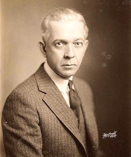 actor John Elliott large photo