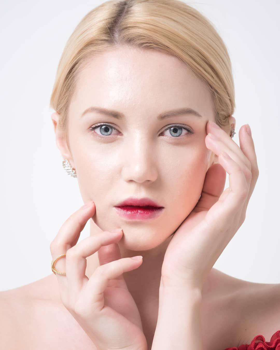 actor Anastasiia Sokolova large photo