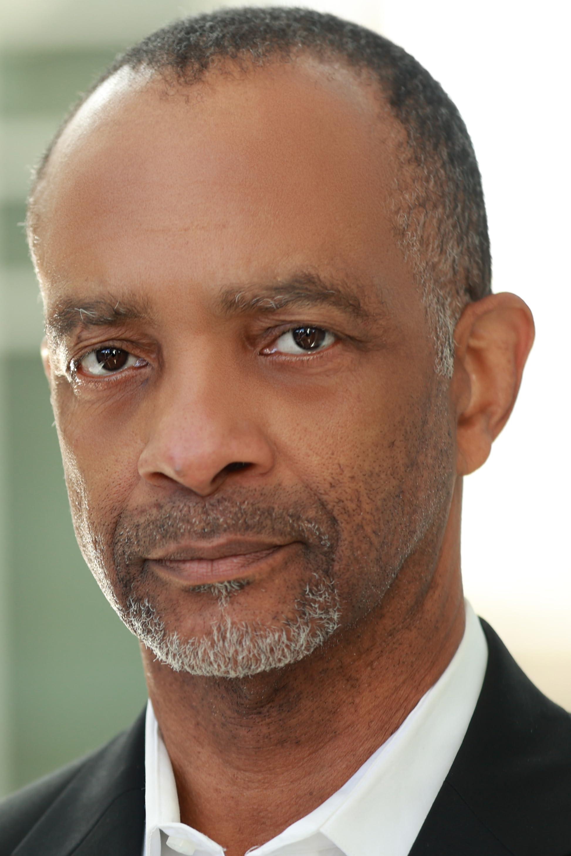 actor Timothy Tinker Sr. large photo