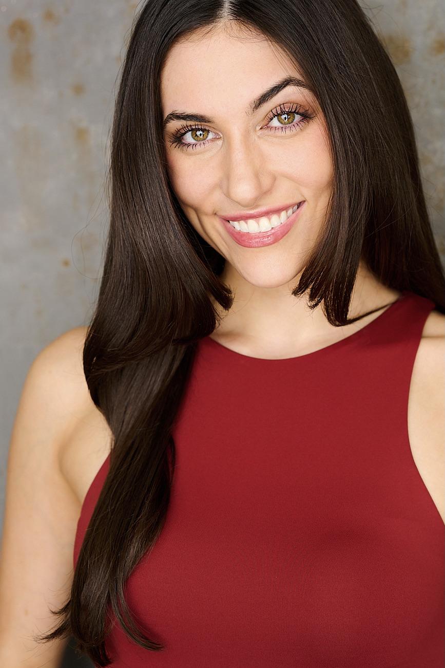 actor Elizabeth Cuzzupoli large photo