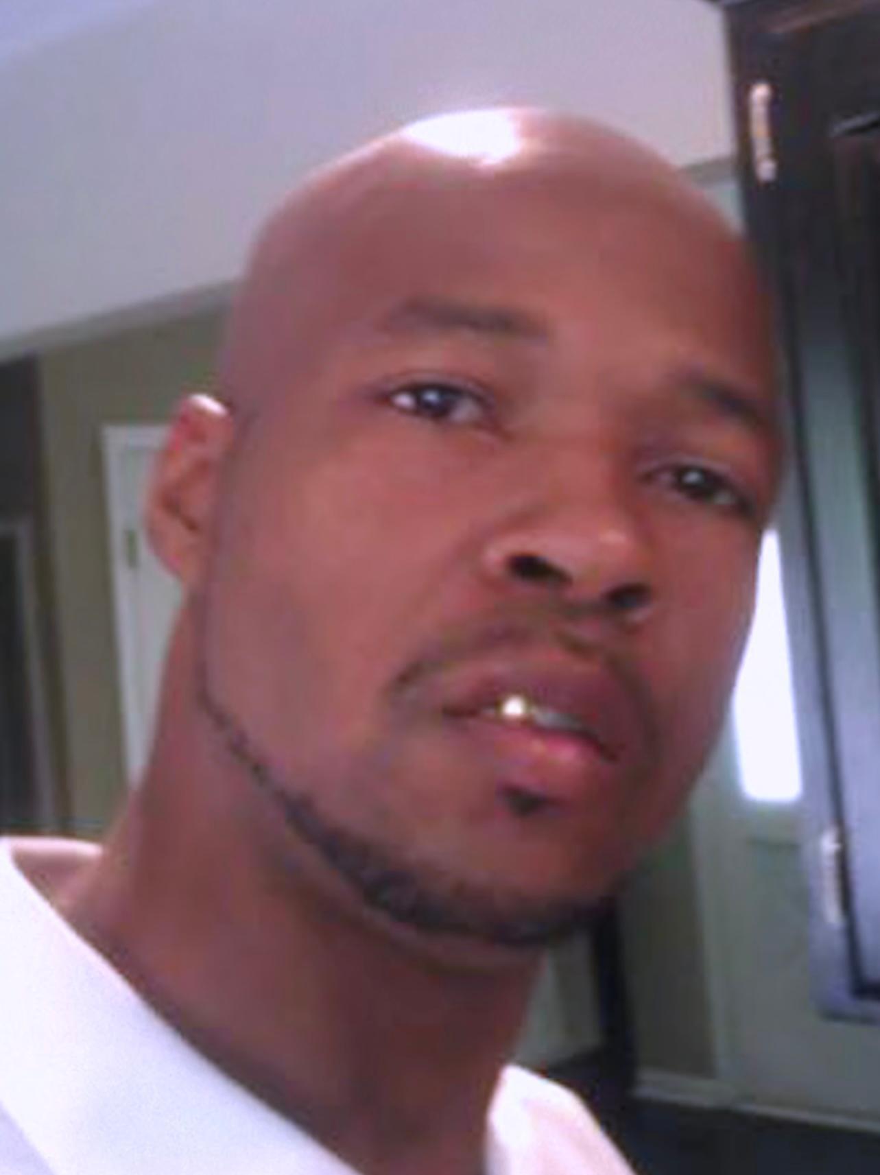 actor Adrian Gilliam large photo