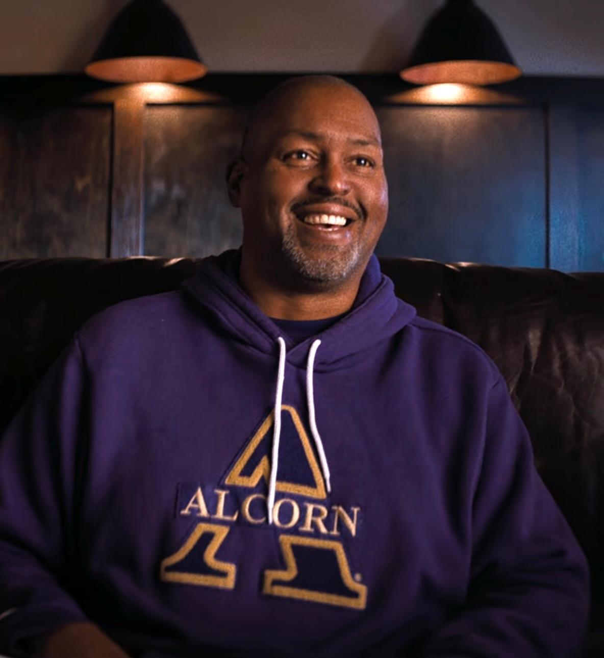 actor Robert Gaddy large photo