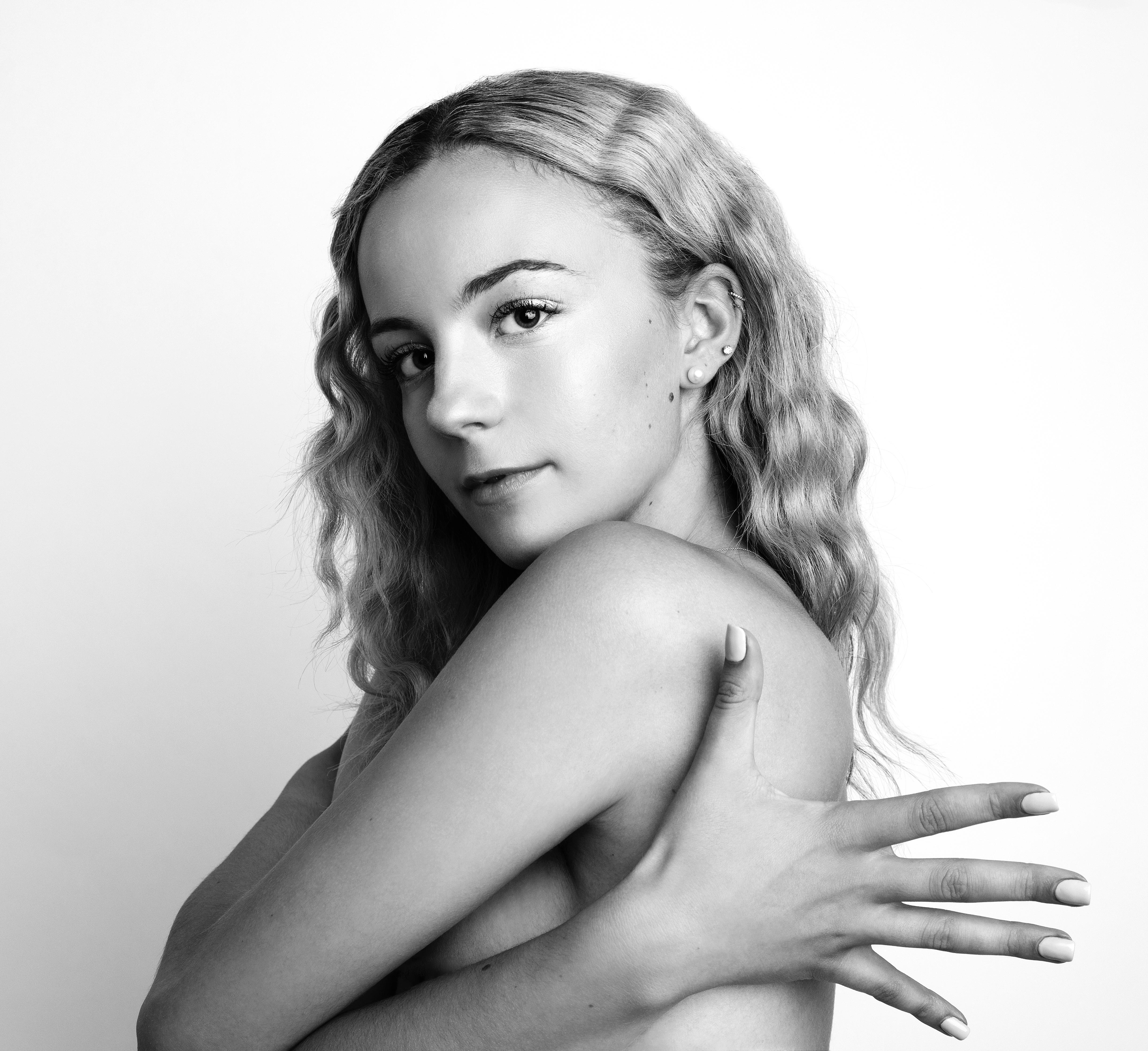 actor Sophia Shaw large photo