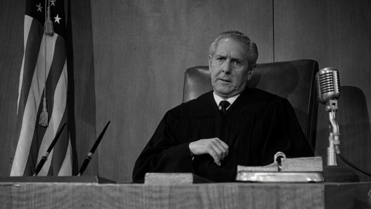 actor Oliver McGowan large photo