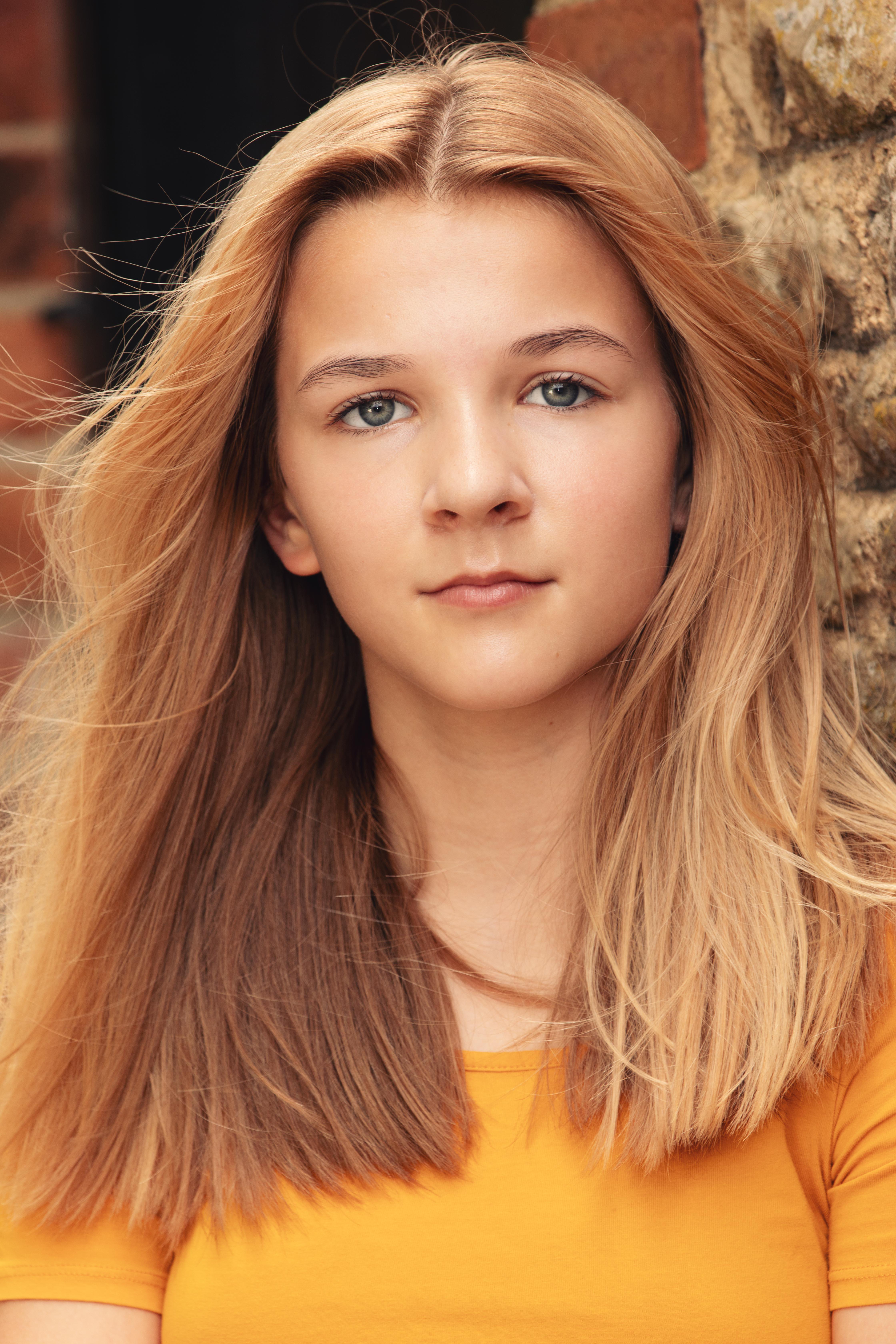 actor Evelyn Temple large photo