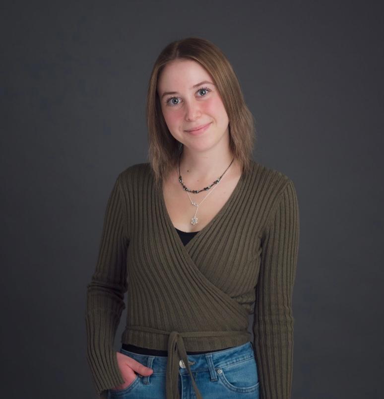 actor Mariah Boehk large photo