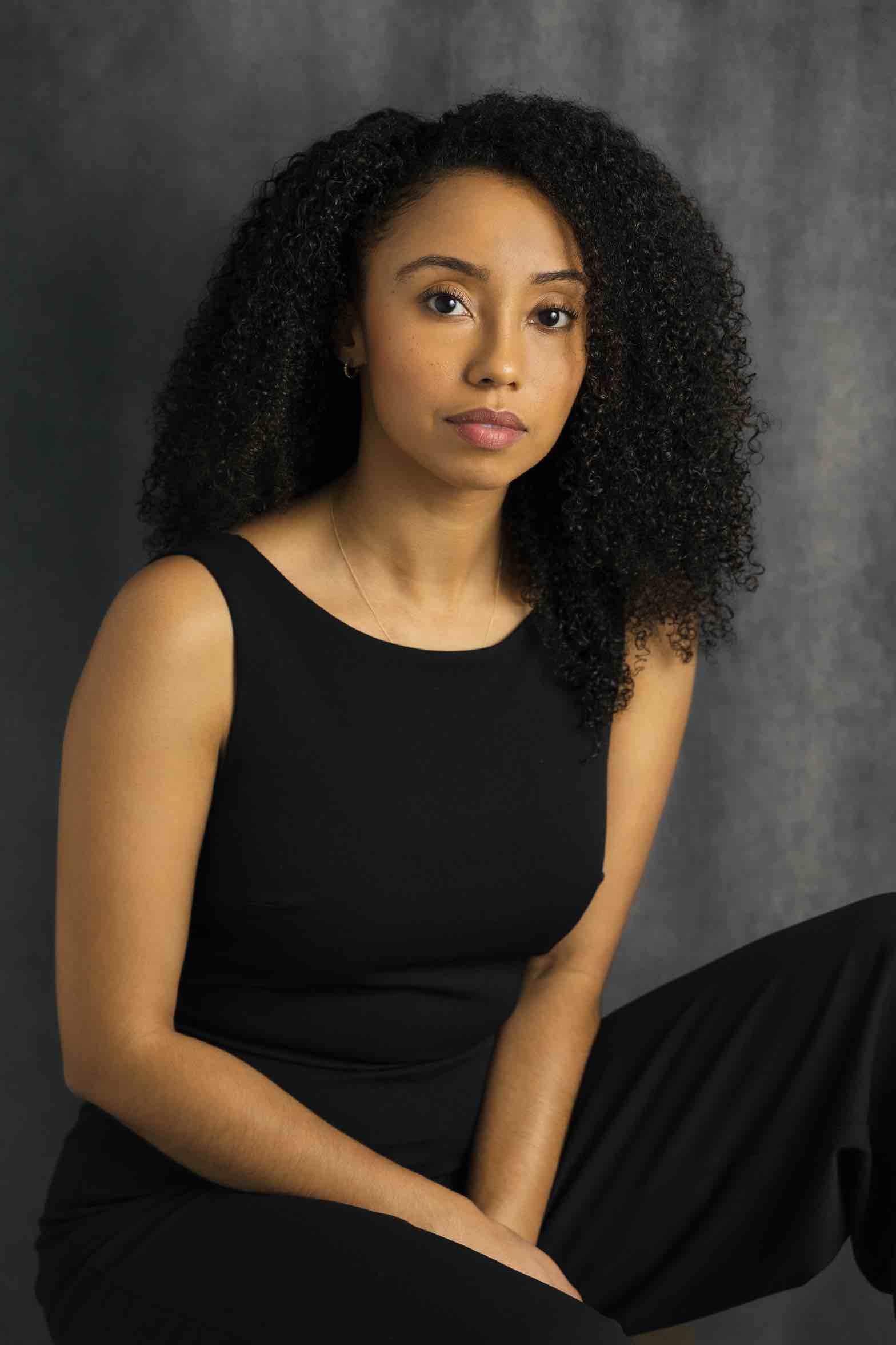 actor Shannon Fish large photo