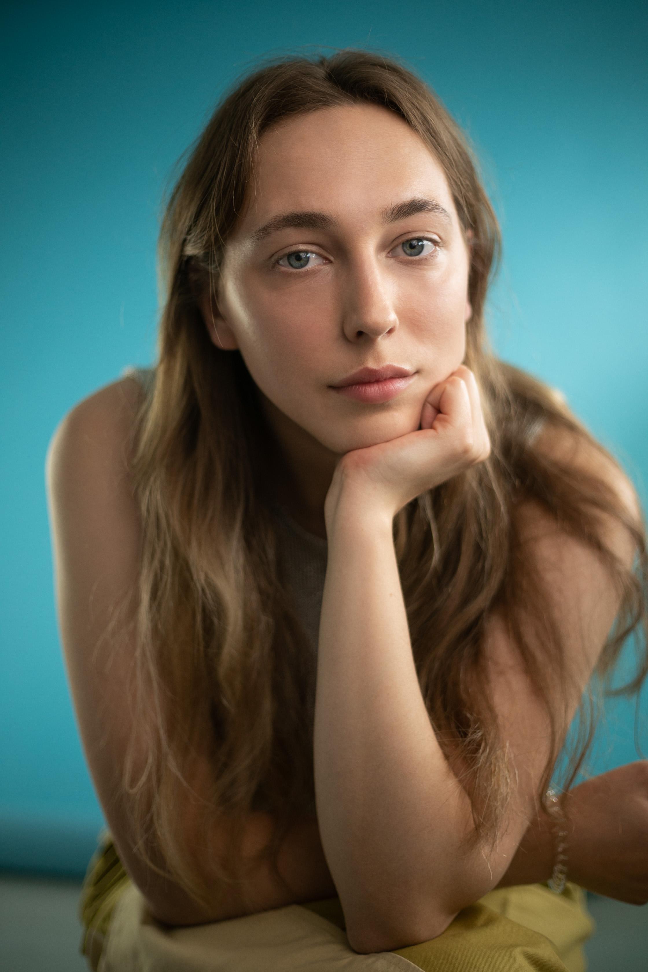 actor Lola Knight large photo