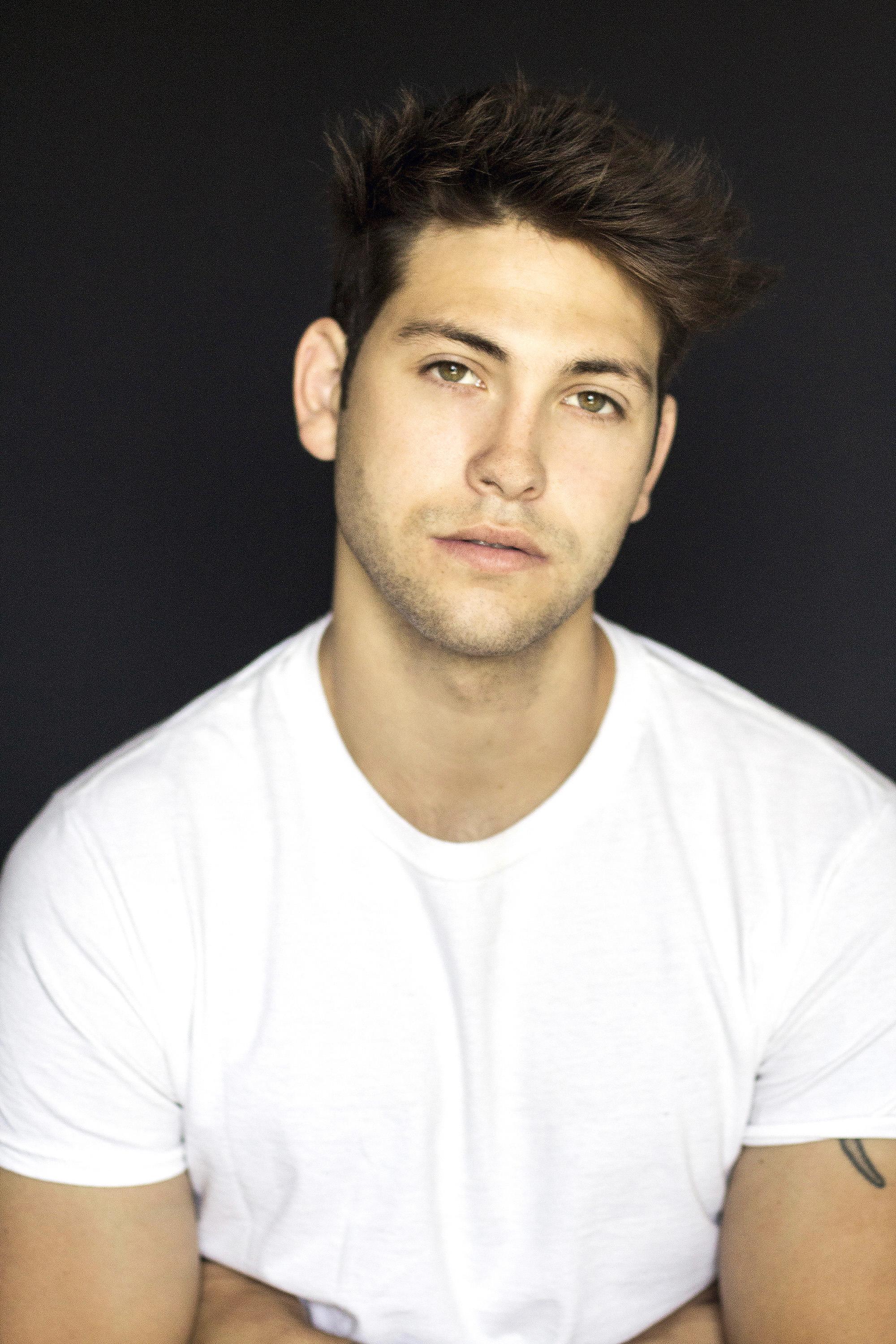 actor Anthony Caravella large photo