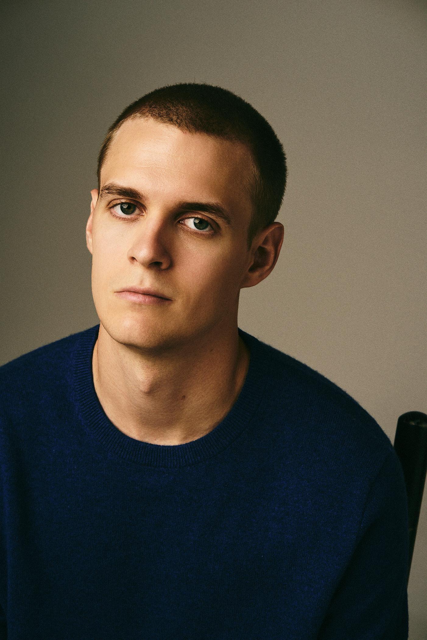 actor Matt Mitchell large photo