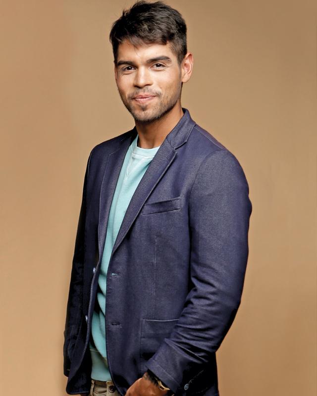 actor Ivan Carapiet large photo