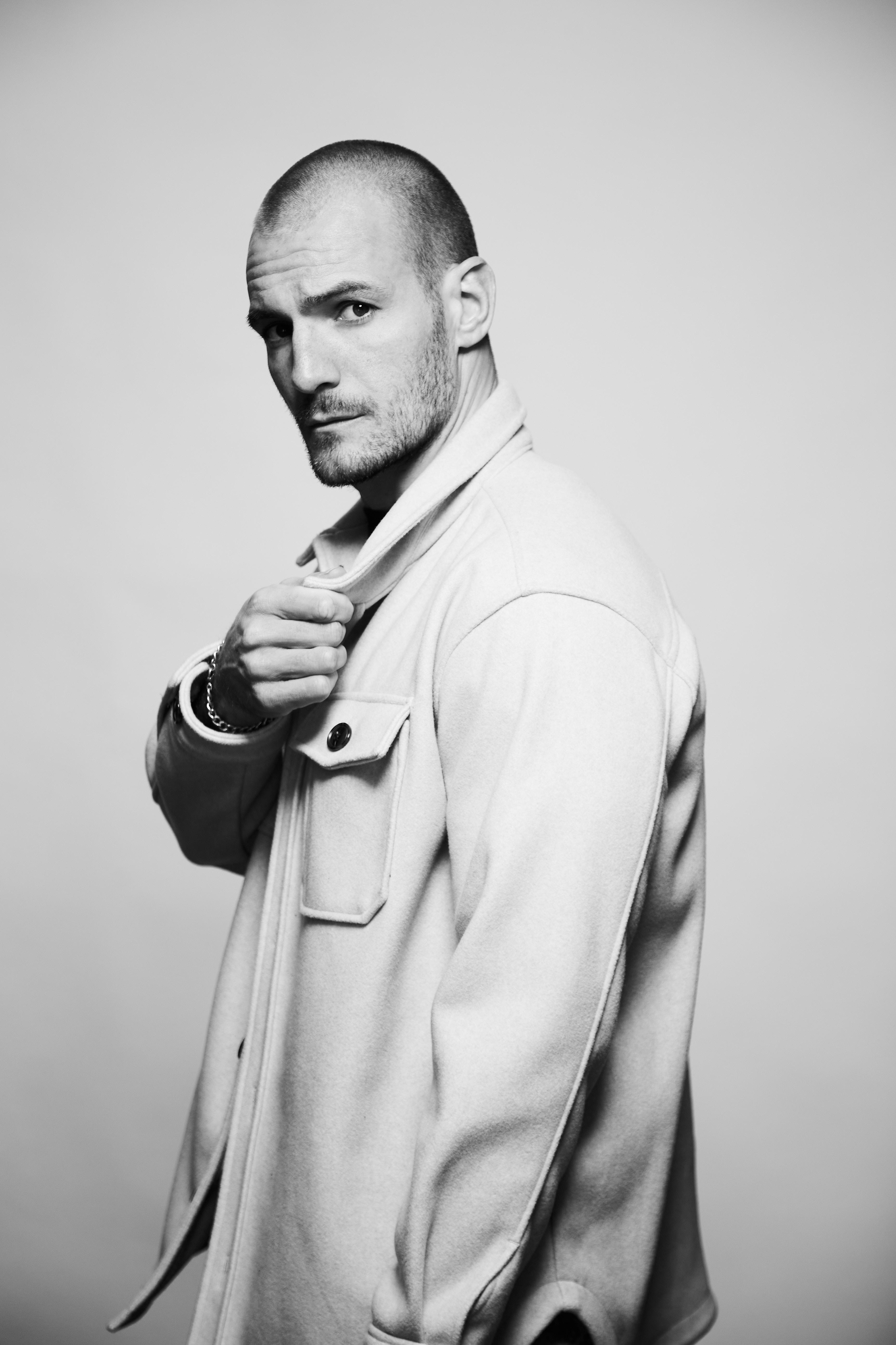 actor Andrew Shaw large photo