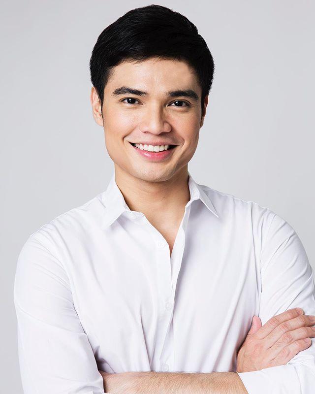 actor Raphael Robes large photo