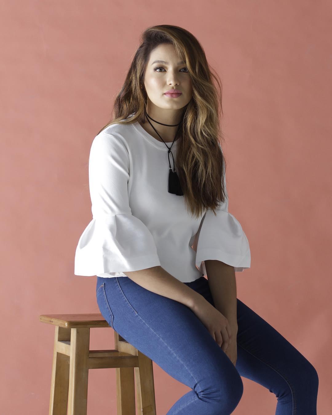 actor Sarah Lahbati large photo