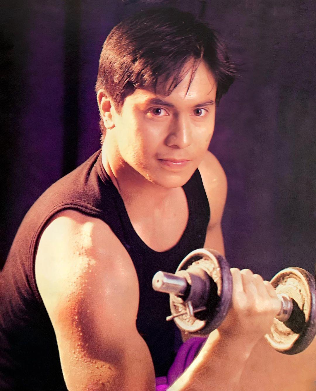 actor Lee Robin Salazar large photo