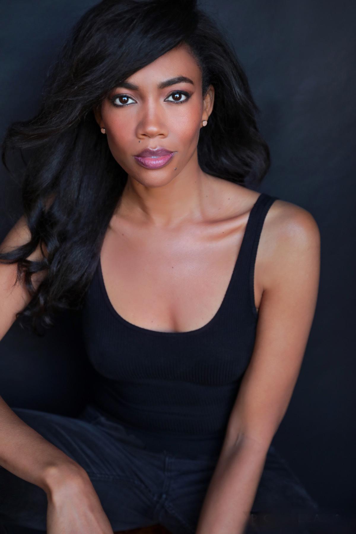 actor April Hale large photo