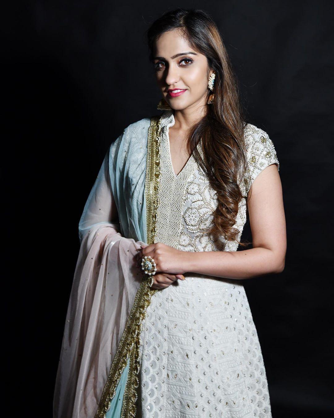 actor Asees Kaur large photo