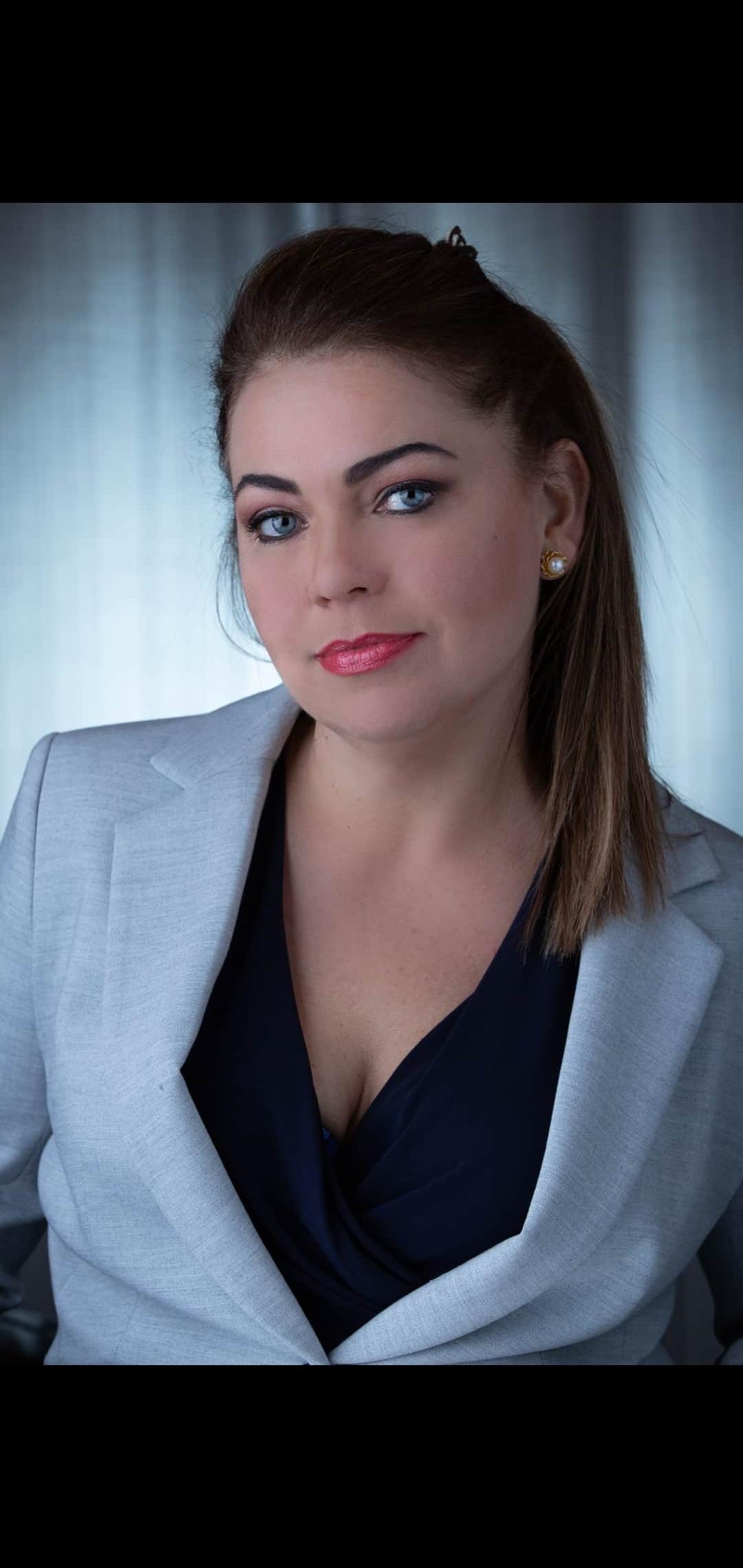 actor Ana Paula Zhunio large photo