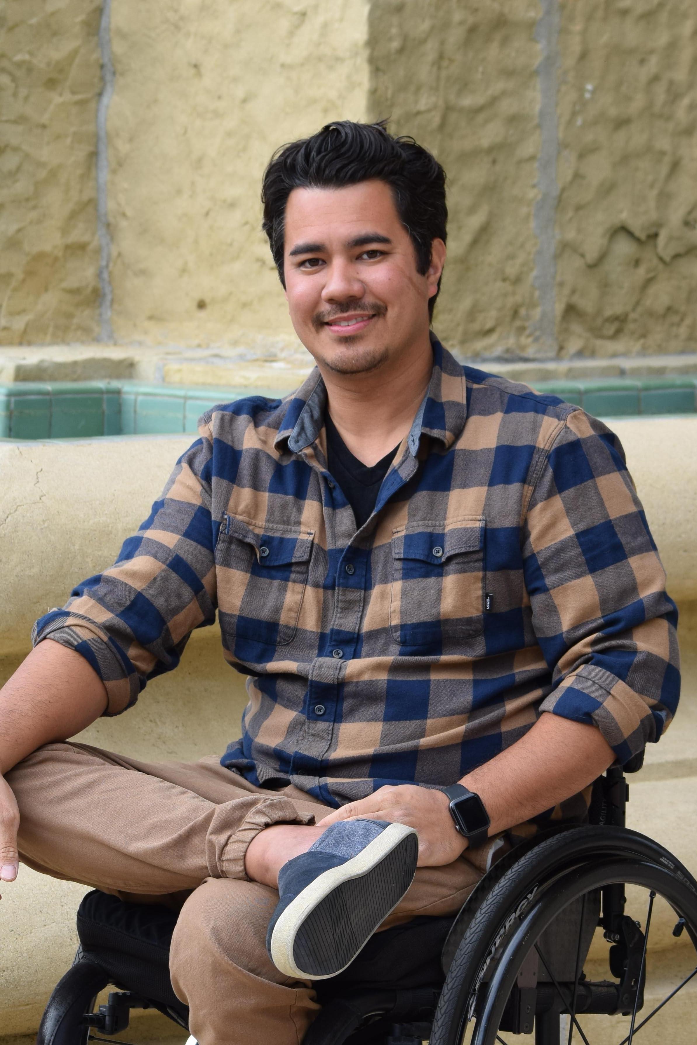 actor Joe Guintu large photo