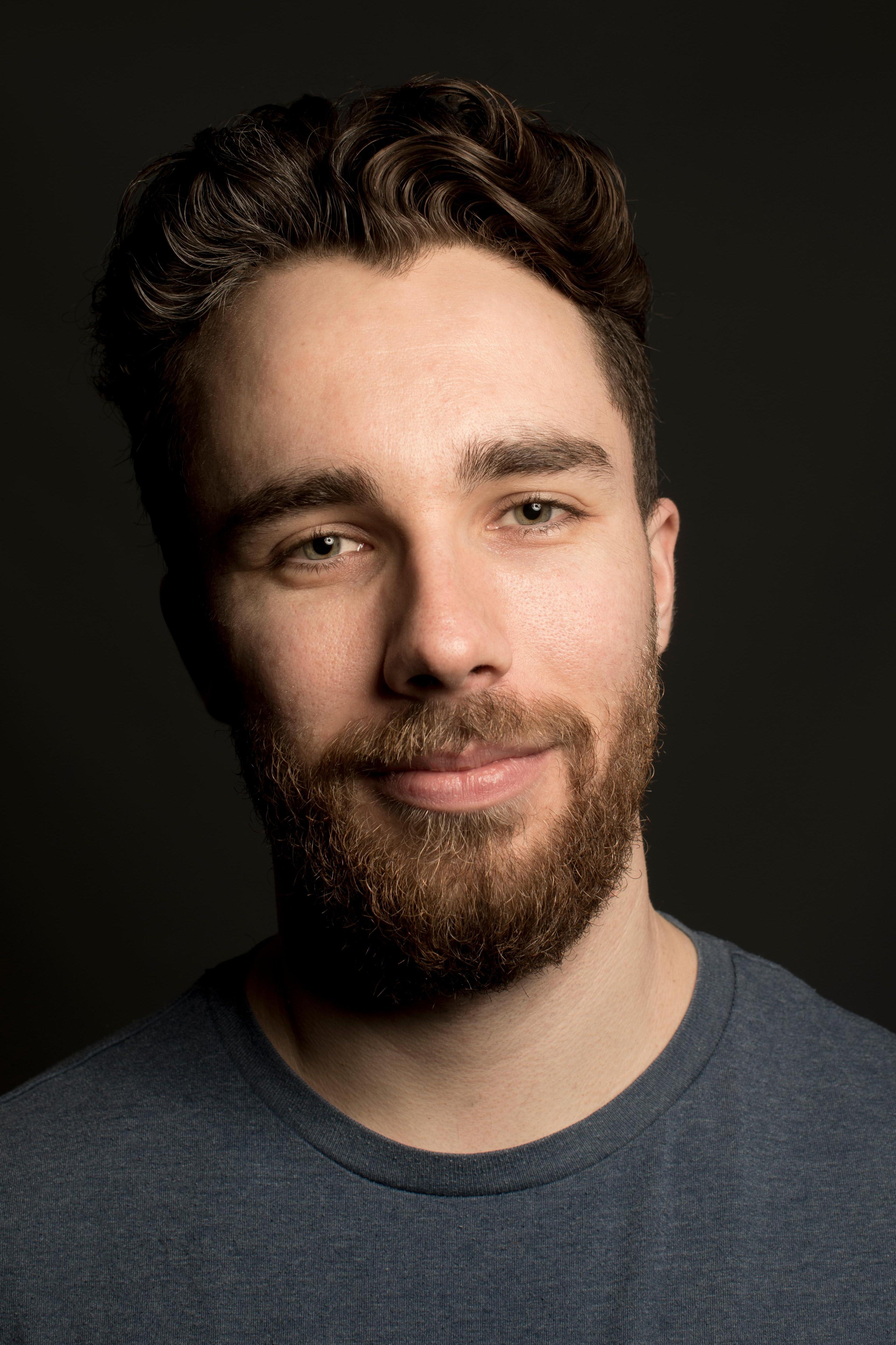 actor Charlie Hopkinson large photo