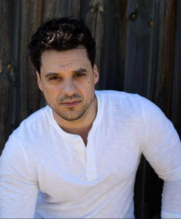 actor Salv Perie large photo