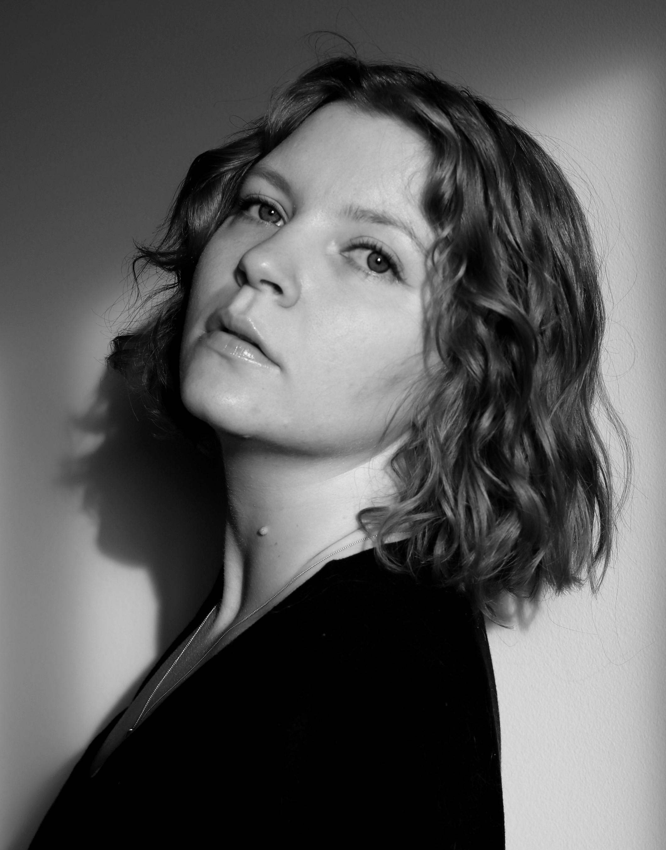 actor Victoria Pilot large photo