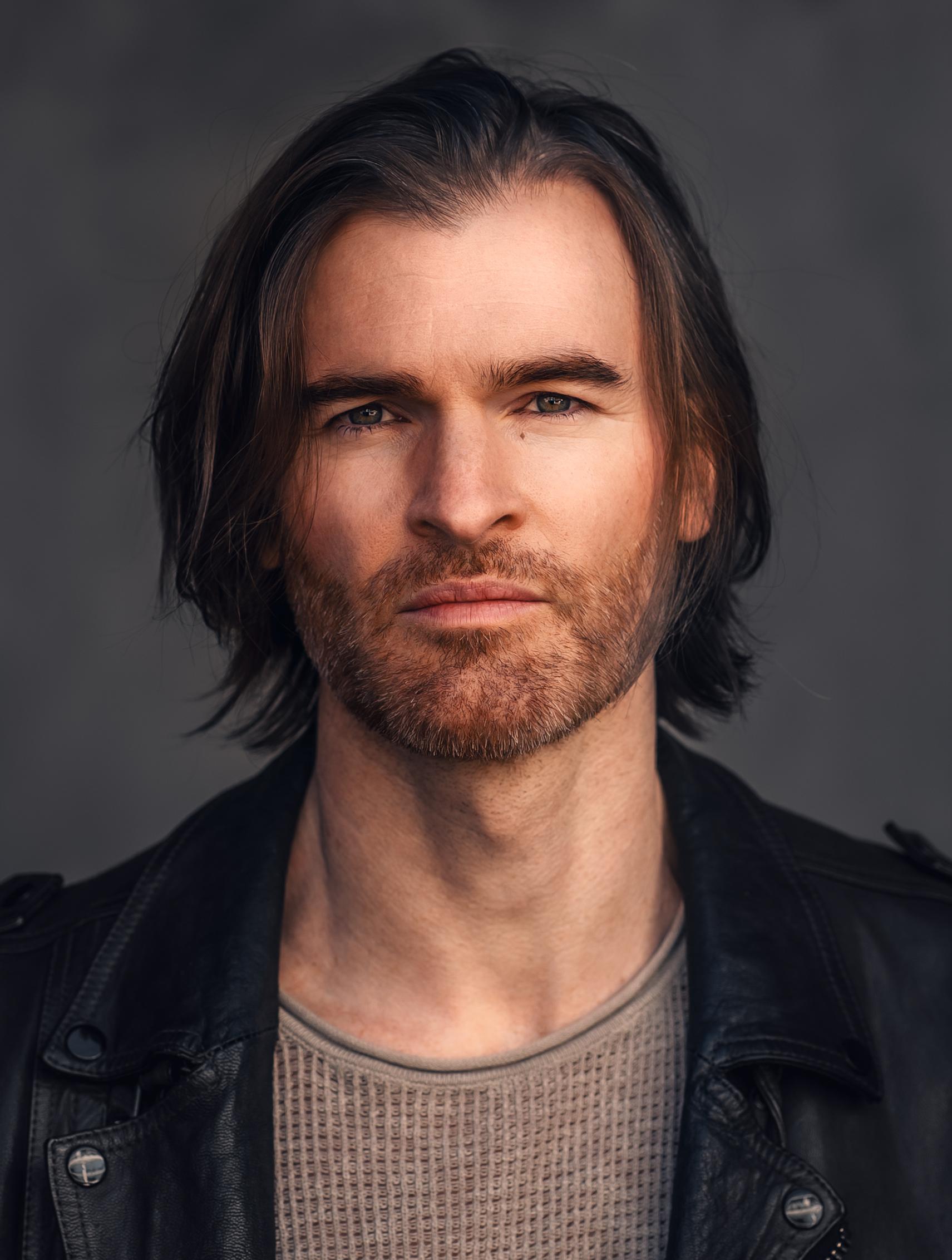 actor Jon Bryant large photo