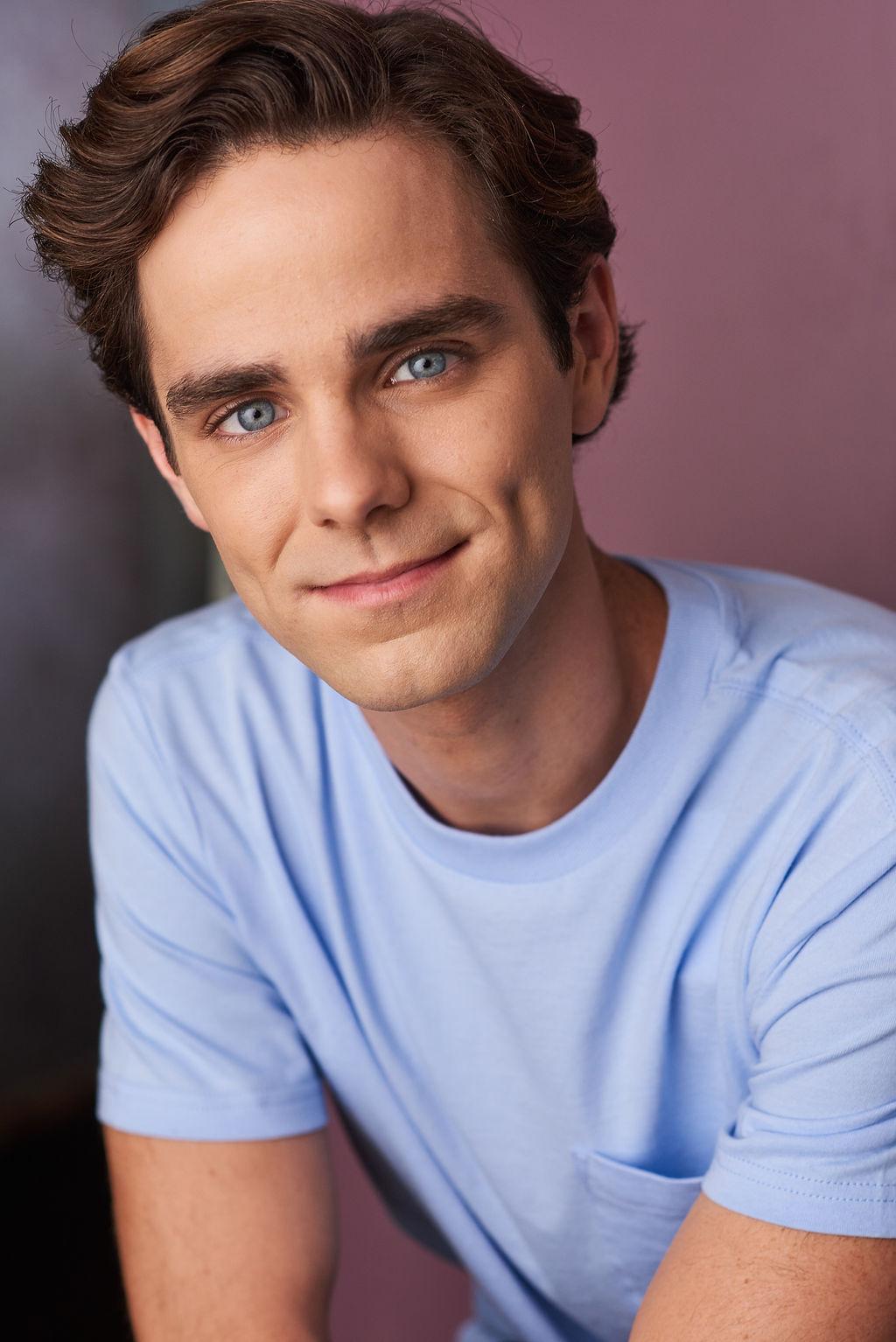 actor Robert Solomon large photo