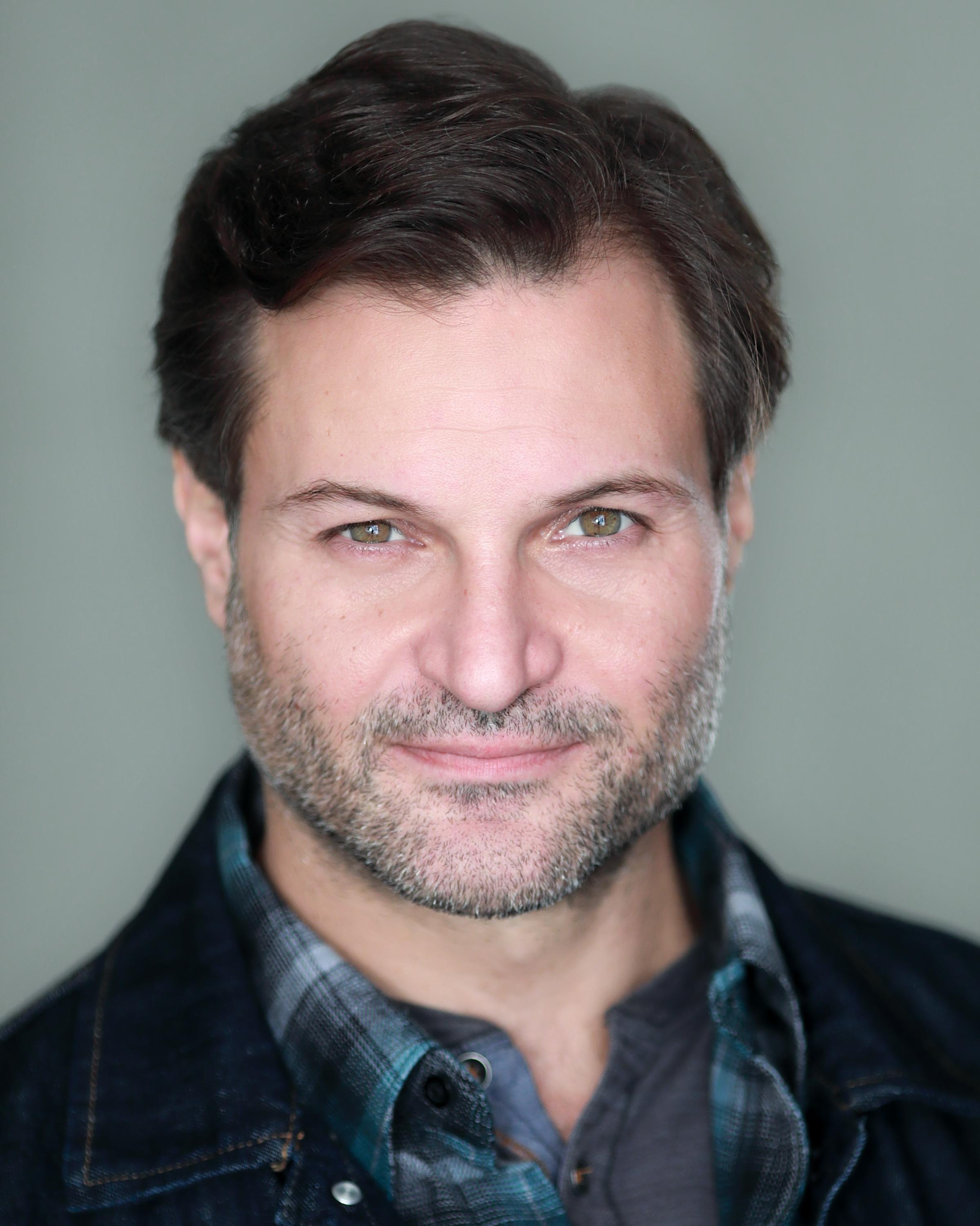 actor Justin Adams large photo