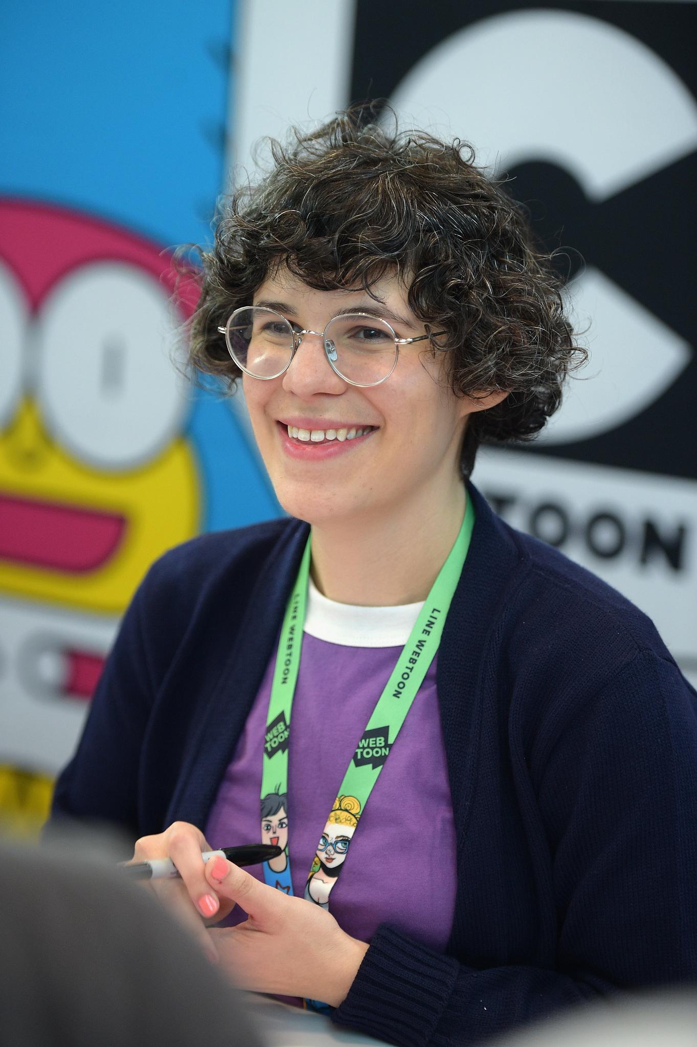 actor Rebecca Sugar large photo