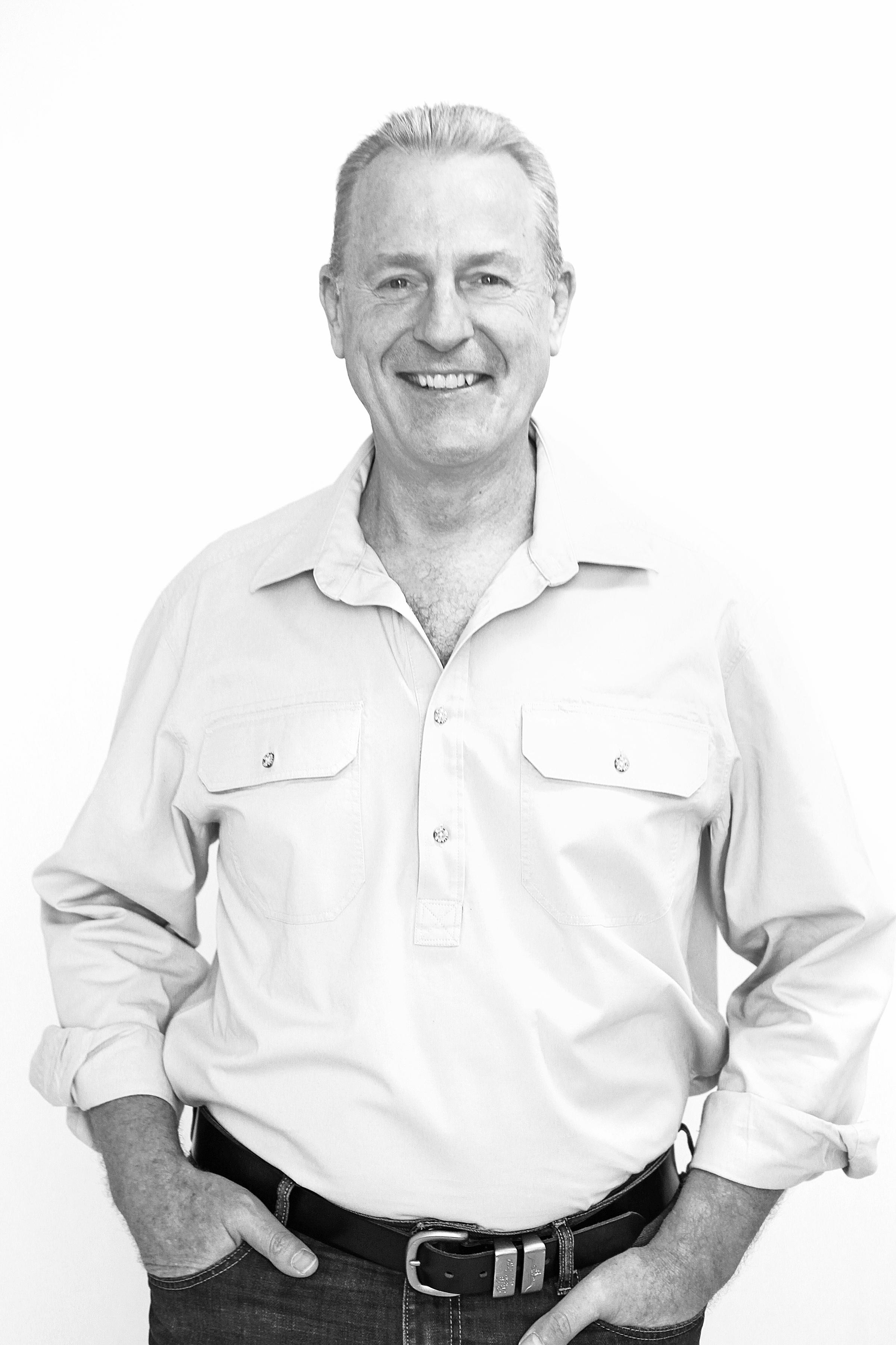 actor Peter Murdoch large photo