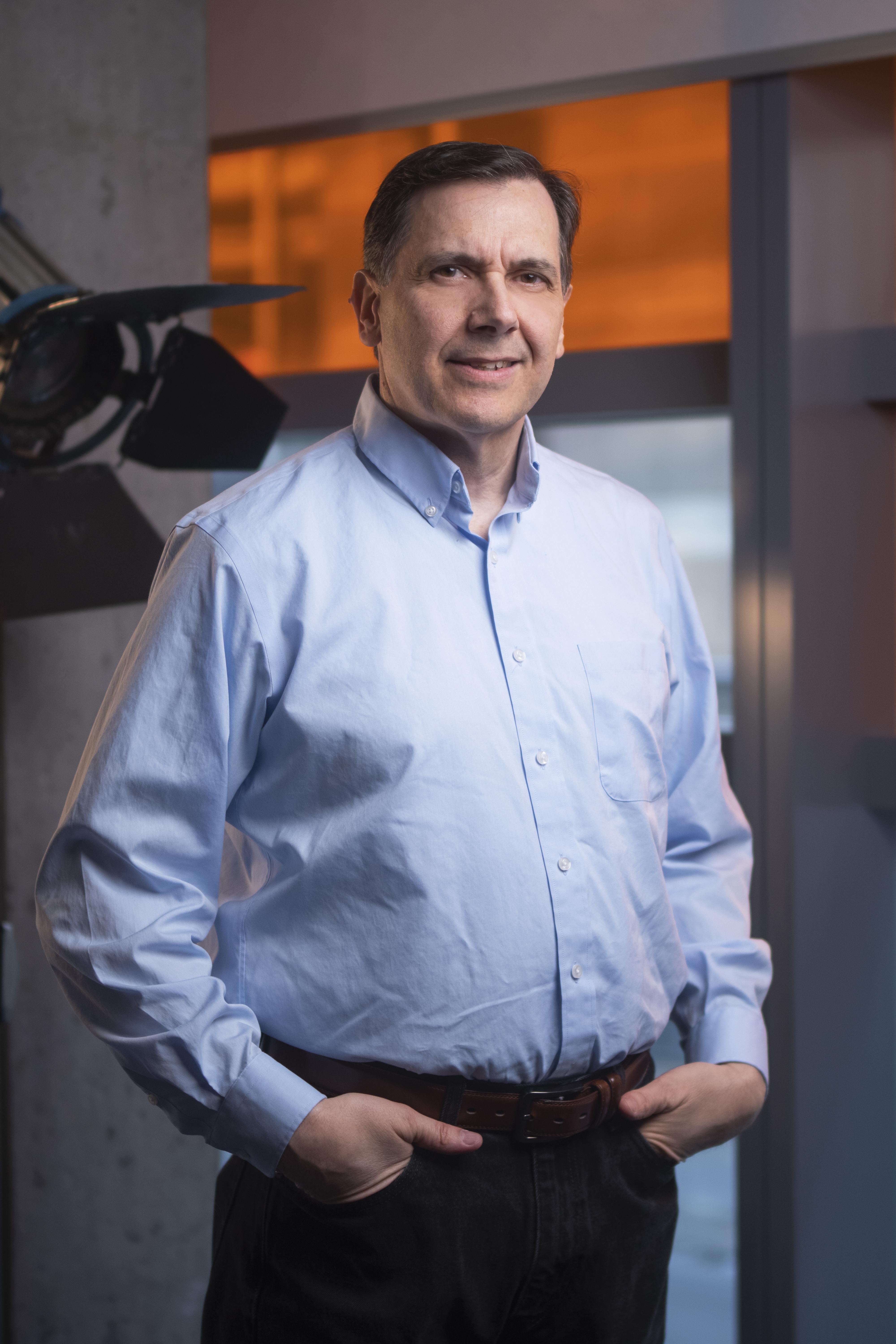 actor Kevin V. Huhn large photo