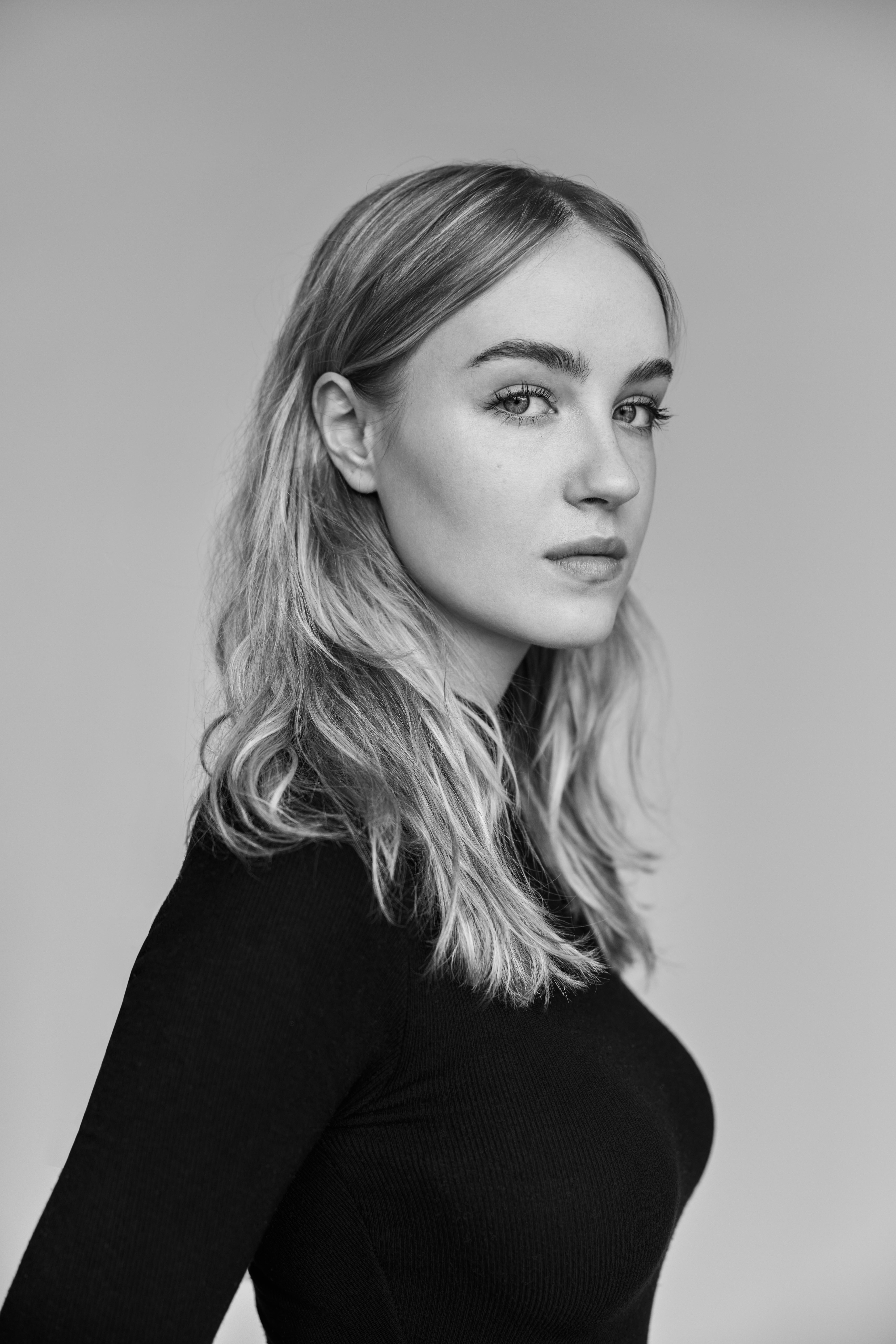 actor Emilie Bierre large photo