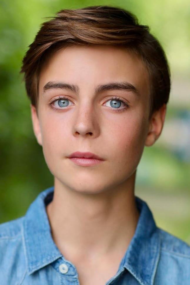 actor Oliver Shaw large photo